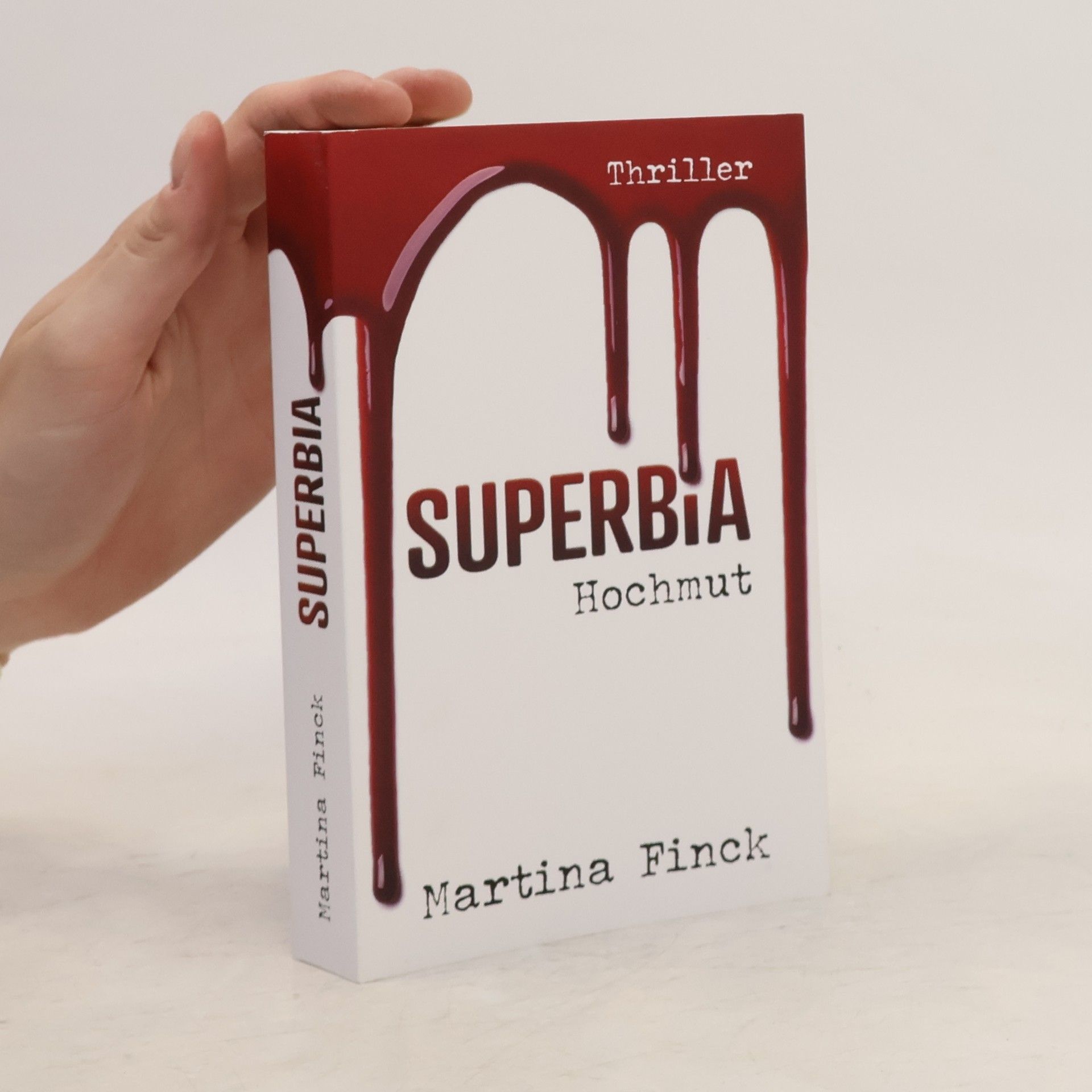 Martina Finck Superbia