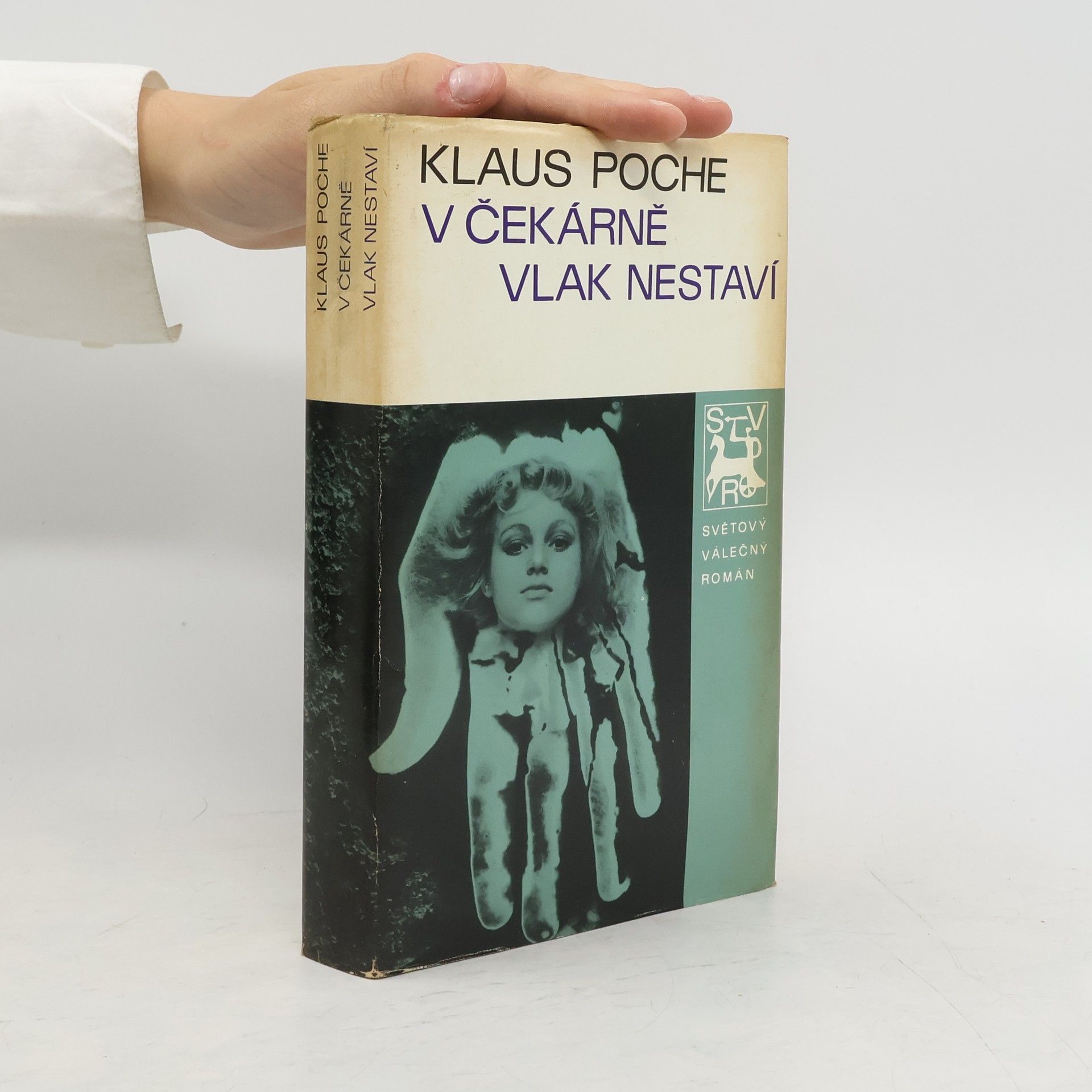 Klaus Poche V čekárně vlak nestaví