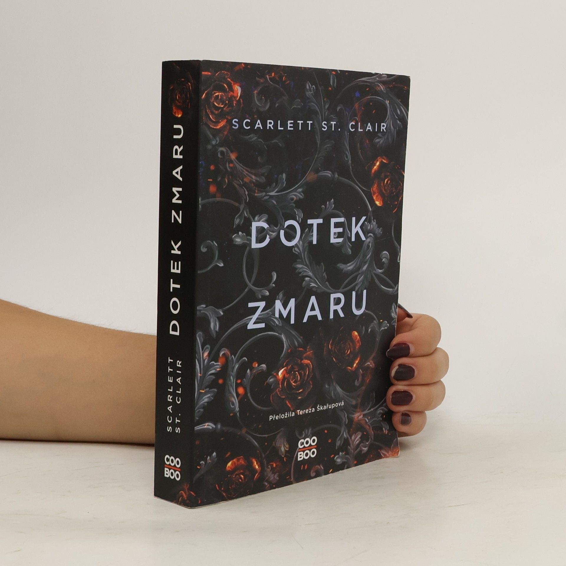 Scarlett St. Clair Dotek zmaru