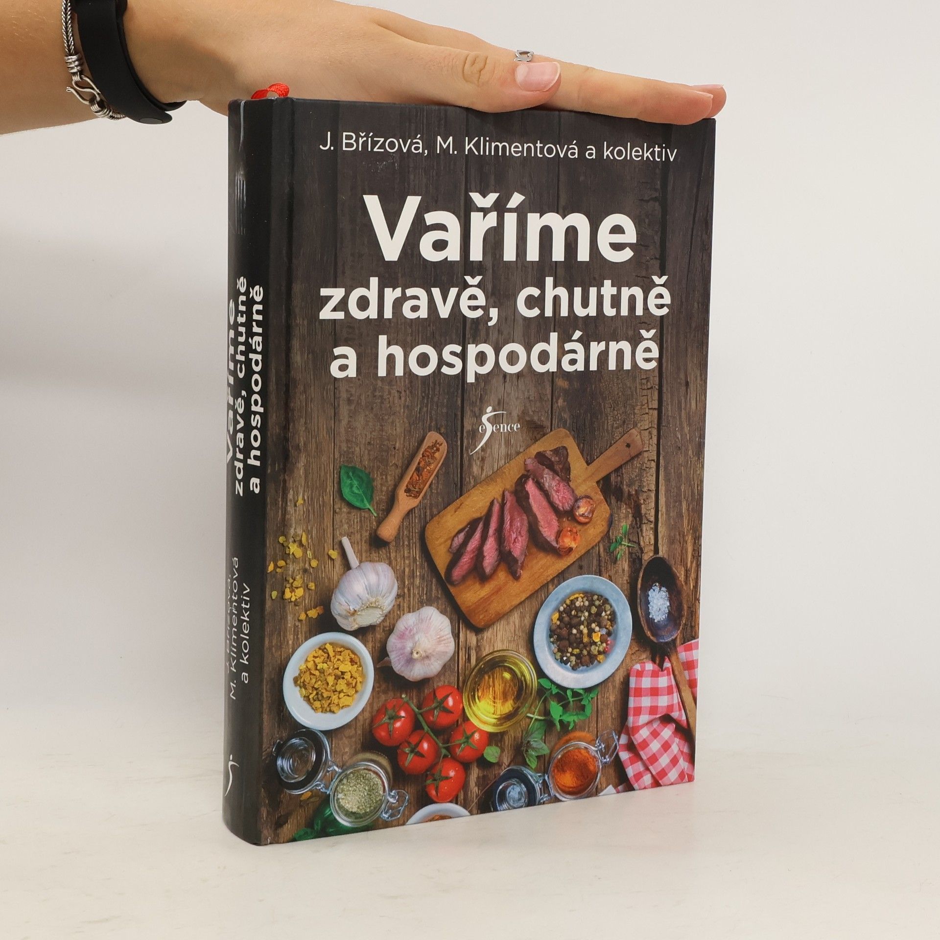 Joza Břízová Vaříme zdravě, chutně a hospodárně