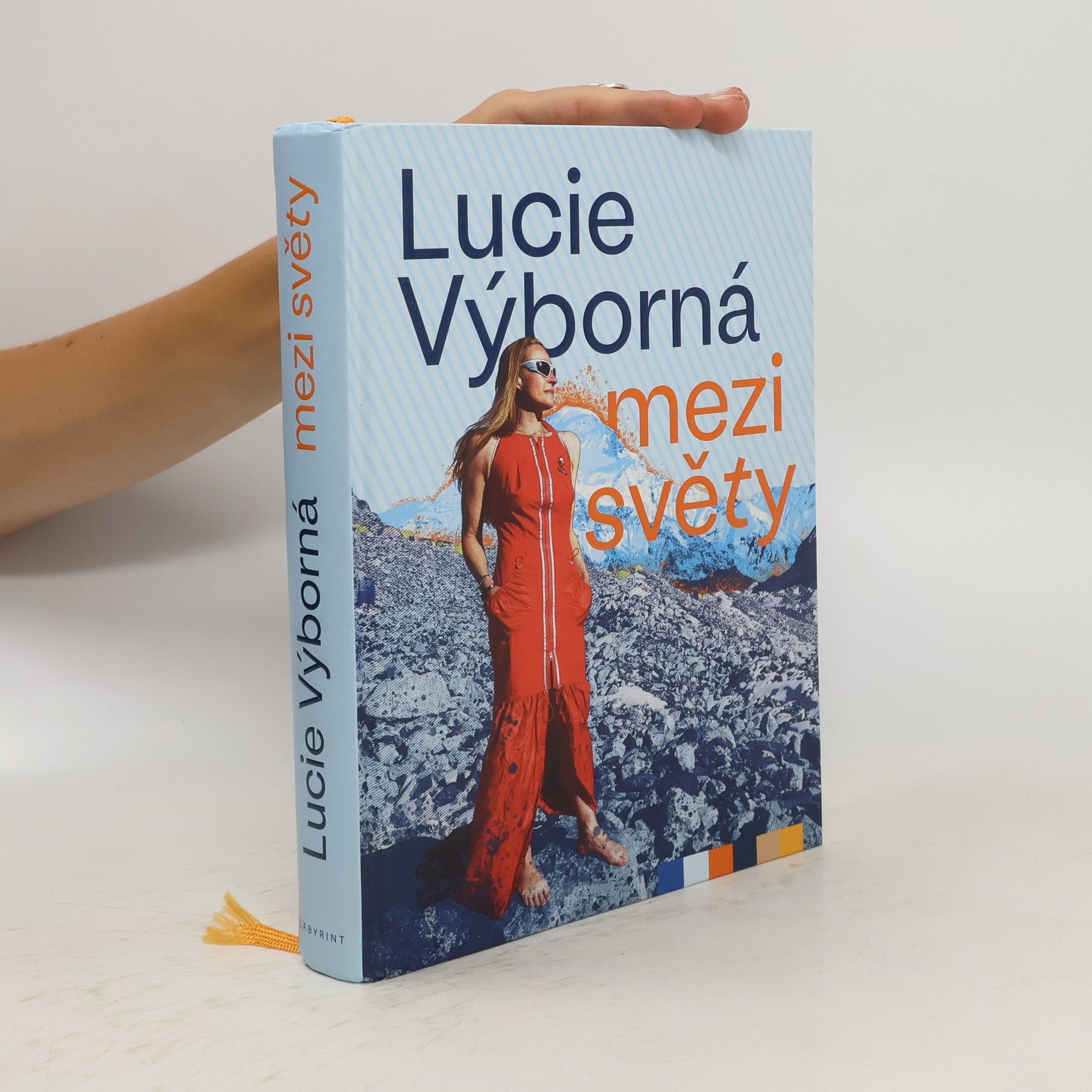 Lucie Výborná Mezi světy
