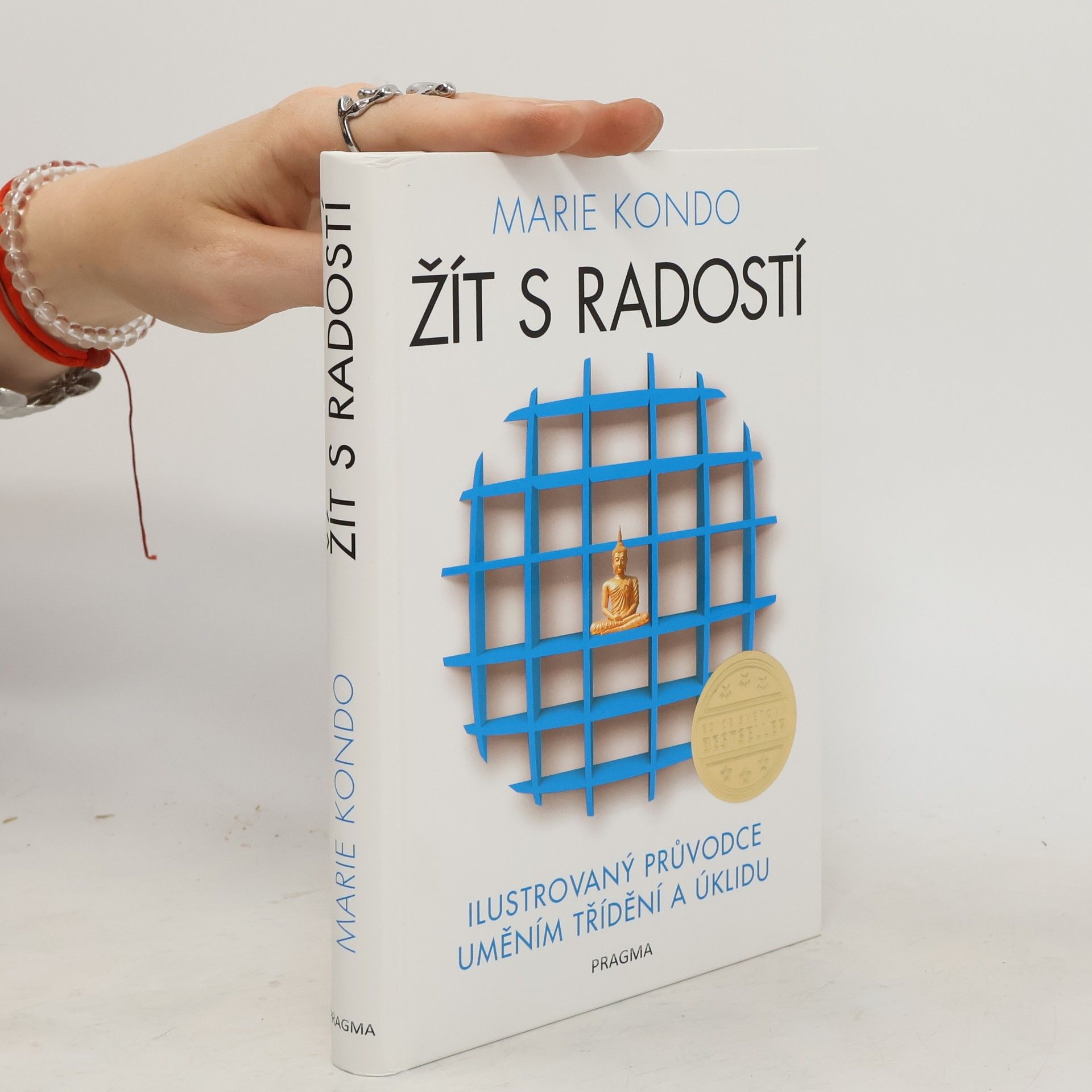 Marie Kondō Žít s radostí : ilustrovaný průvodce uměním třídění a úklidu