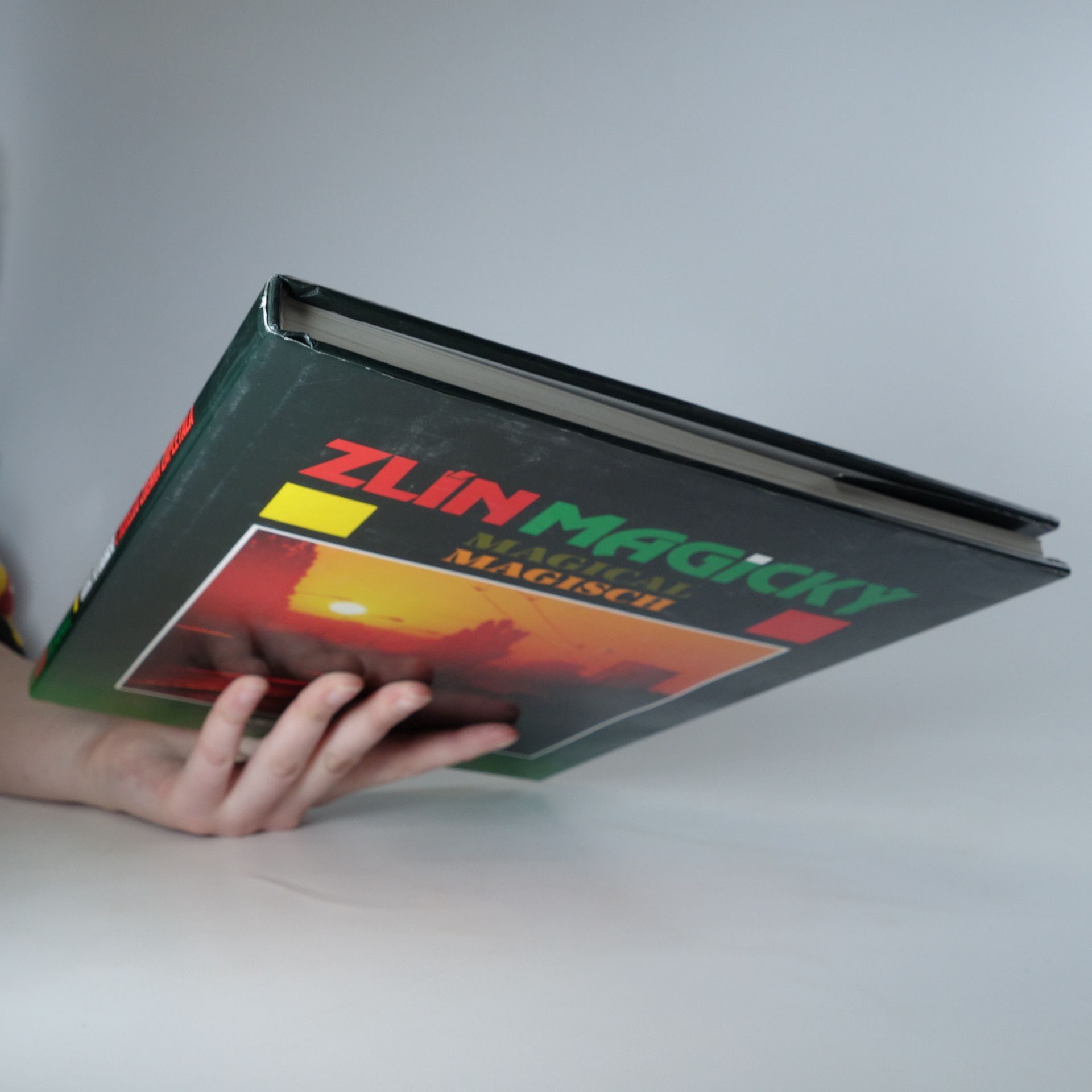 Ladislav Beneš Zlín magický. Kniha fotografií s novelou Zdeňka Zapletala.