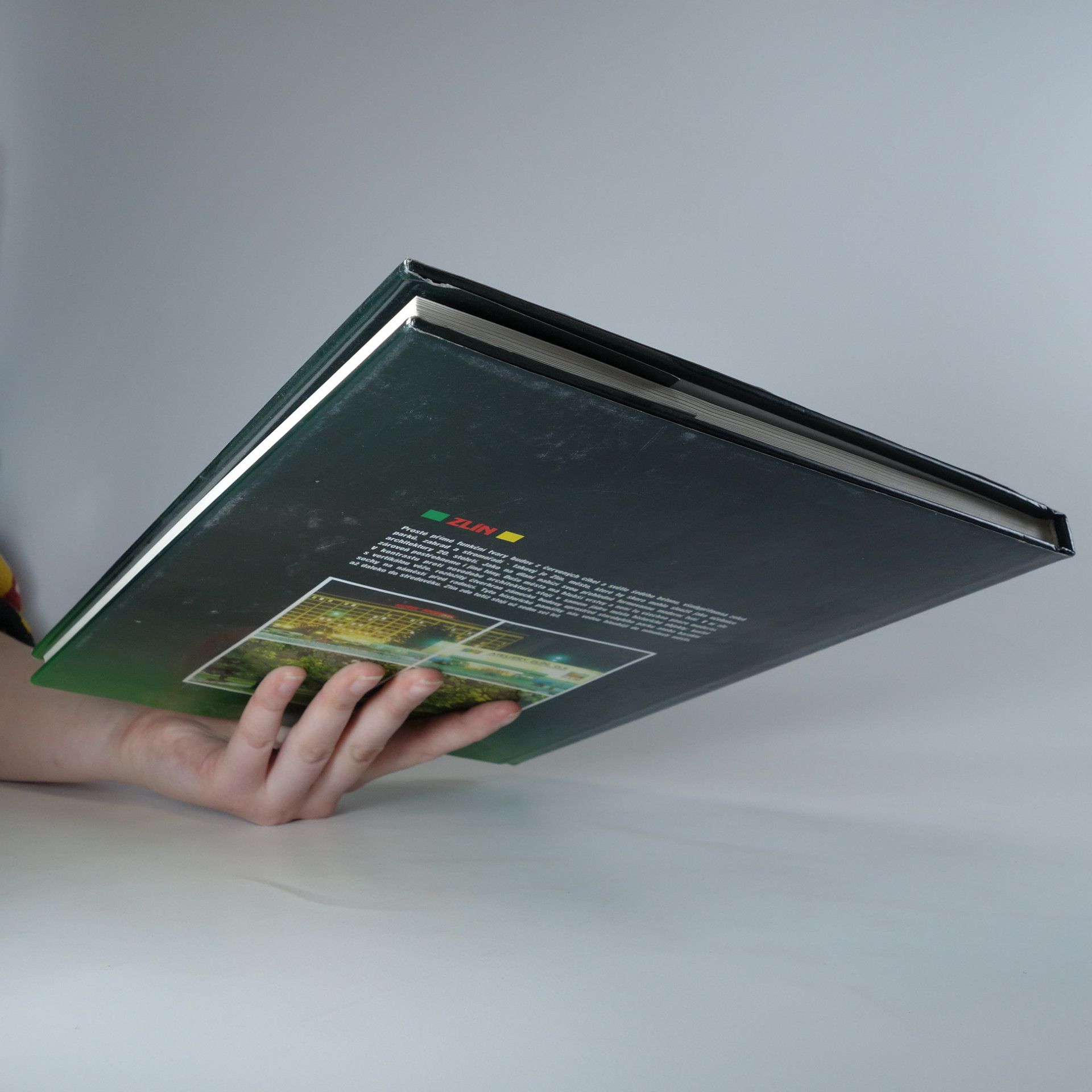 Ladislav Beneš Zlín magický. Kniha fotografií s novelou Zdeňka Zapletala.