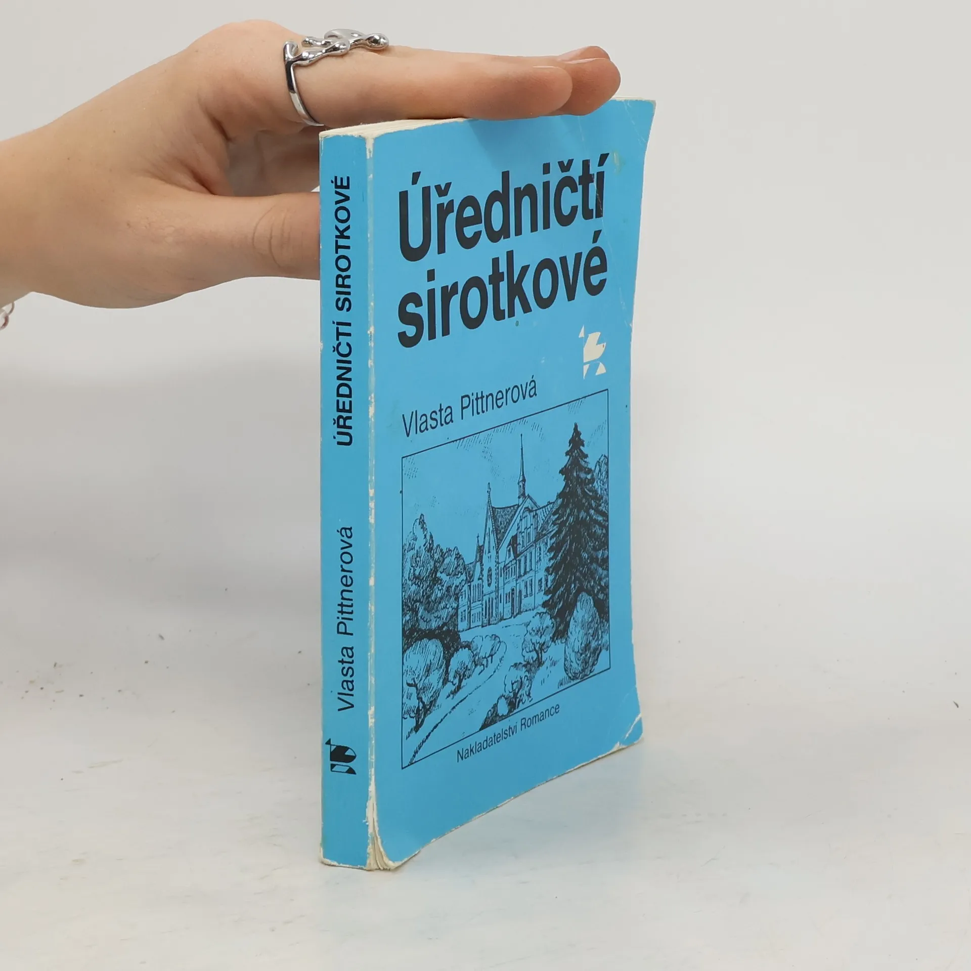 Úředničtí sirotkové | Vlasta Pittnerová | Czech | Book