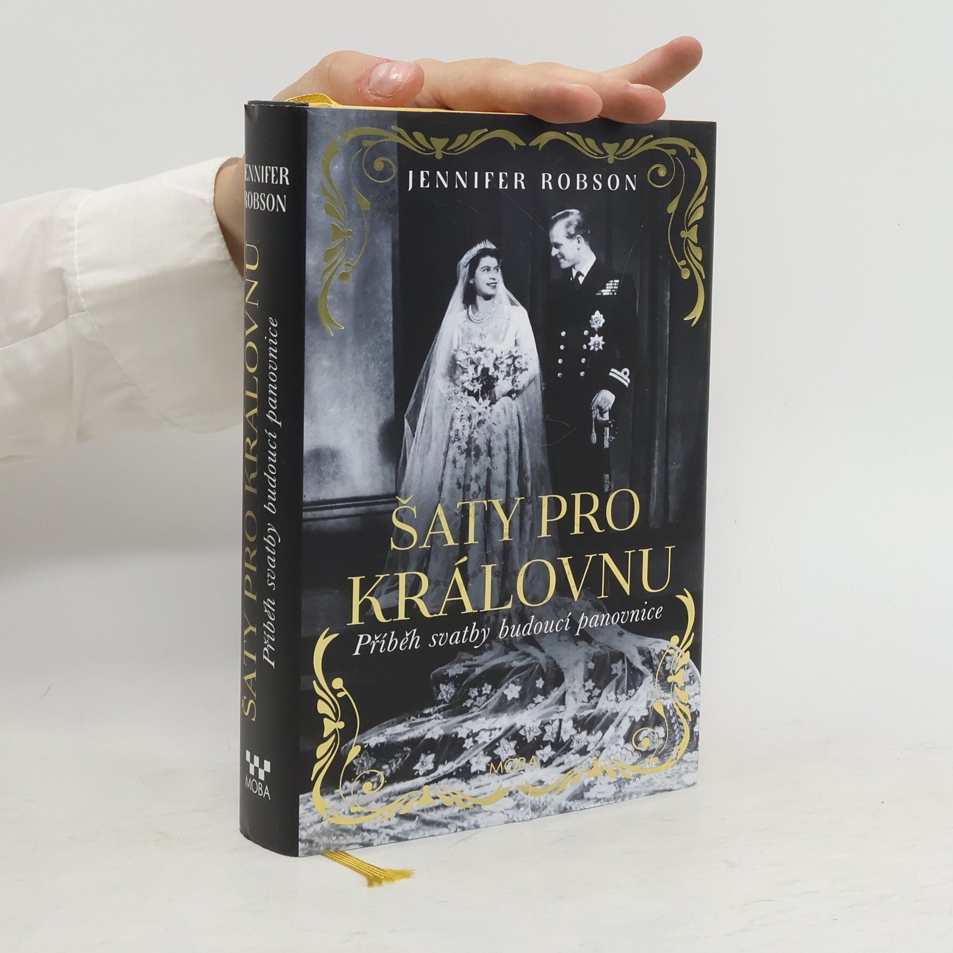 Jennifer Robson Šaty pro královnu