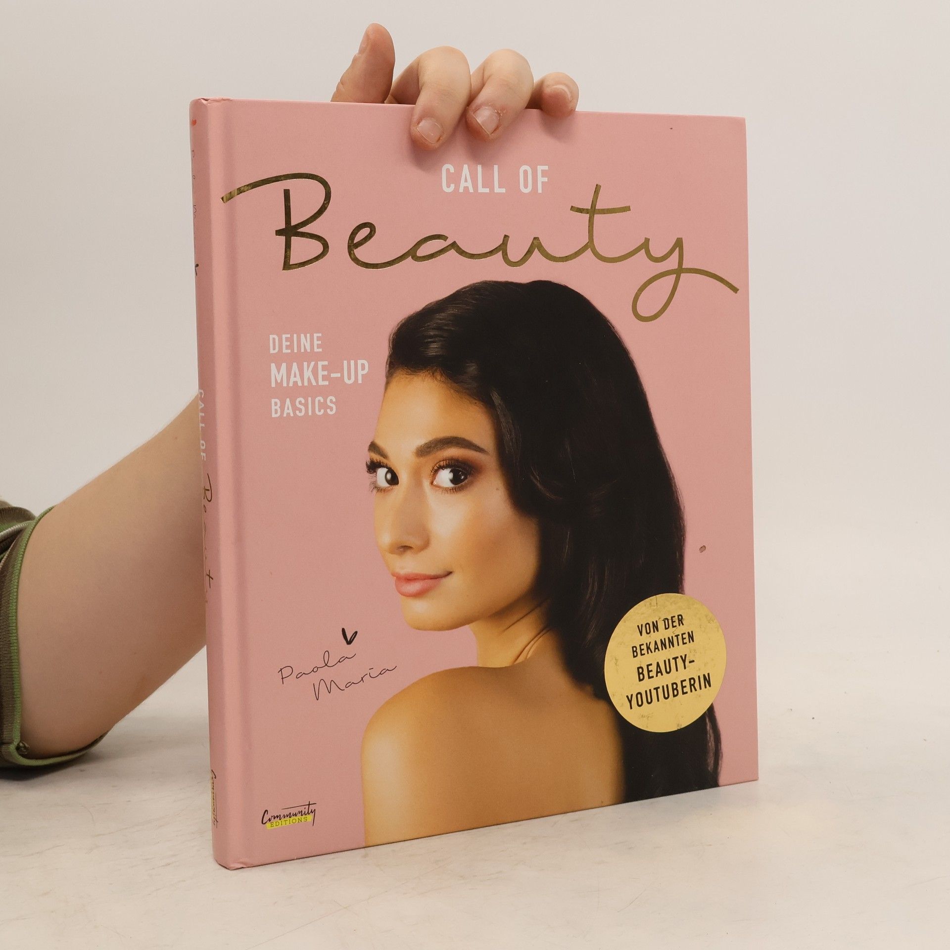 Paola Maria Call of beauty