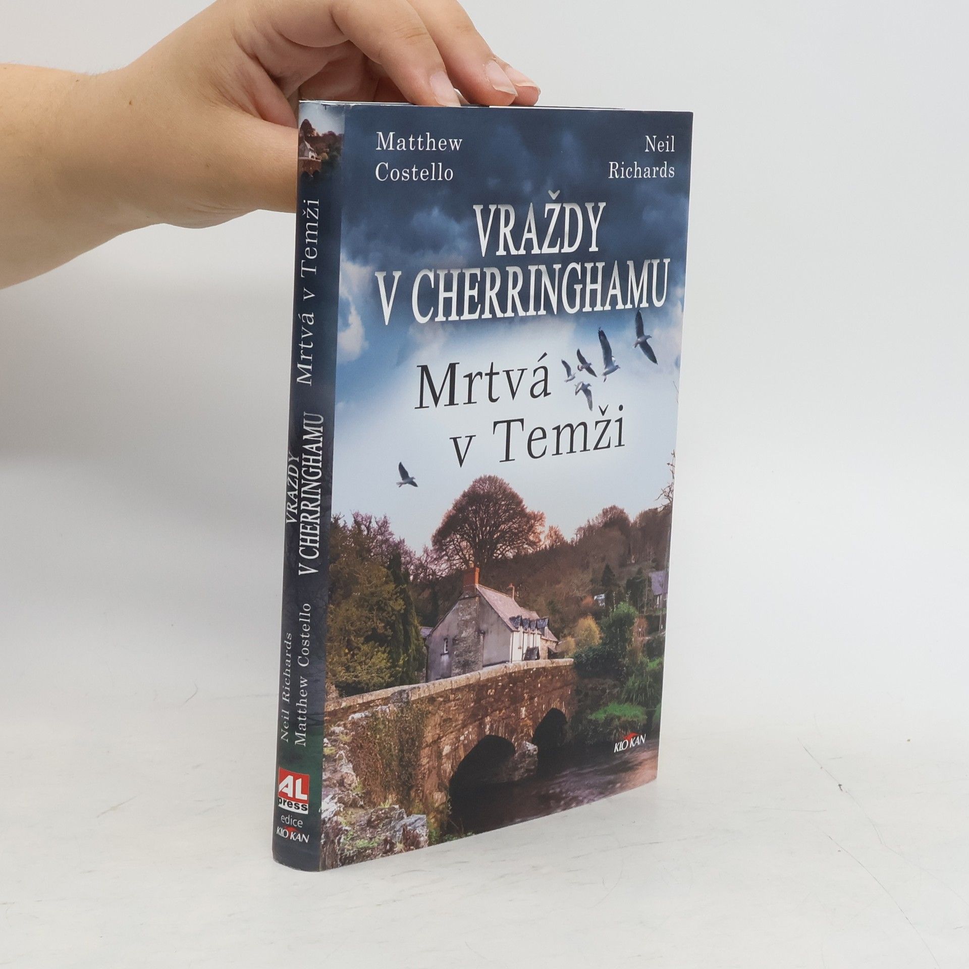 Matthew J. Costello Mrtvá v Temži