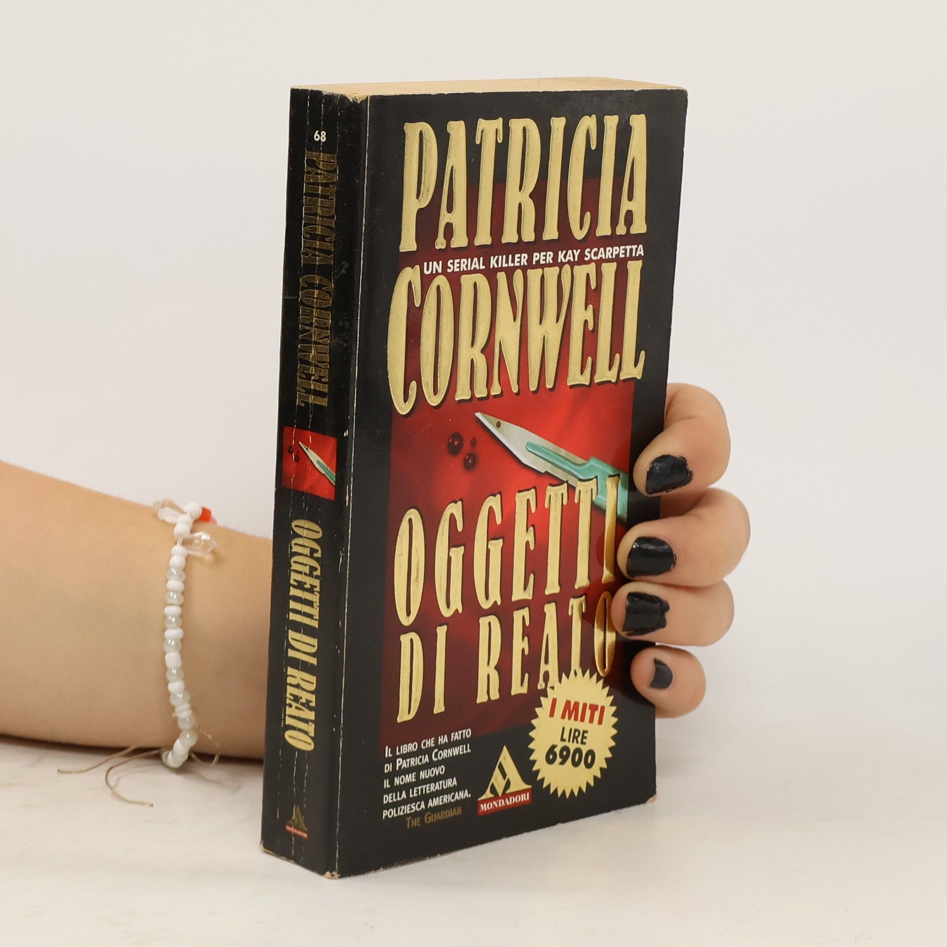 Patricia Daniels Cornwell Oggetti di reato