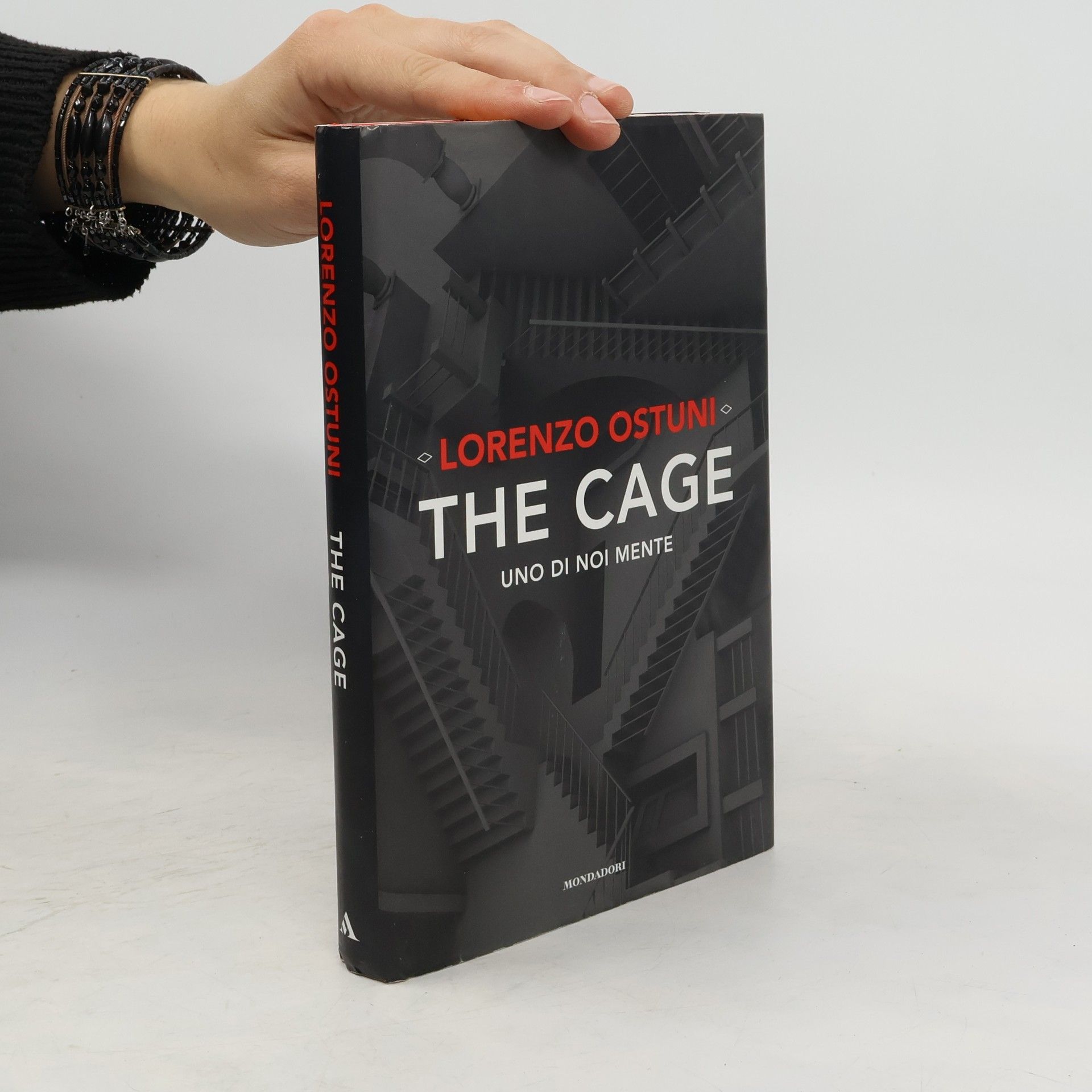 Lorenzo Ostuni The Cage. Uno di noi mente
