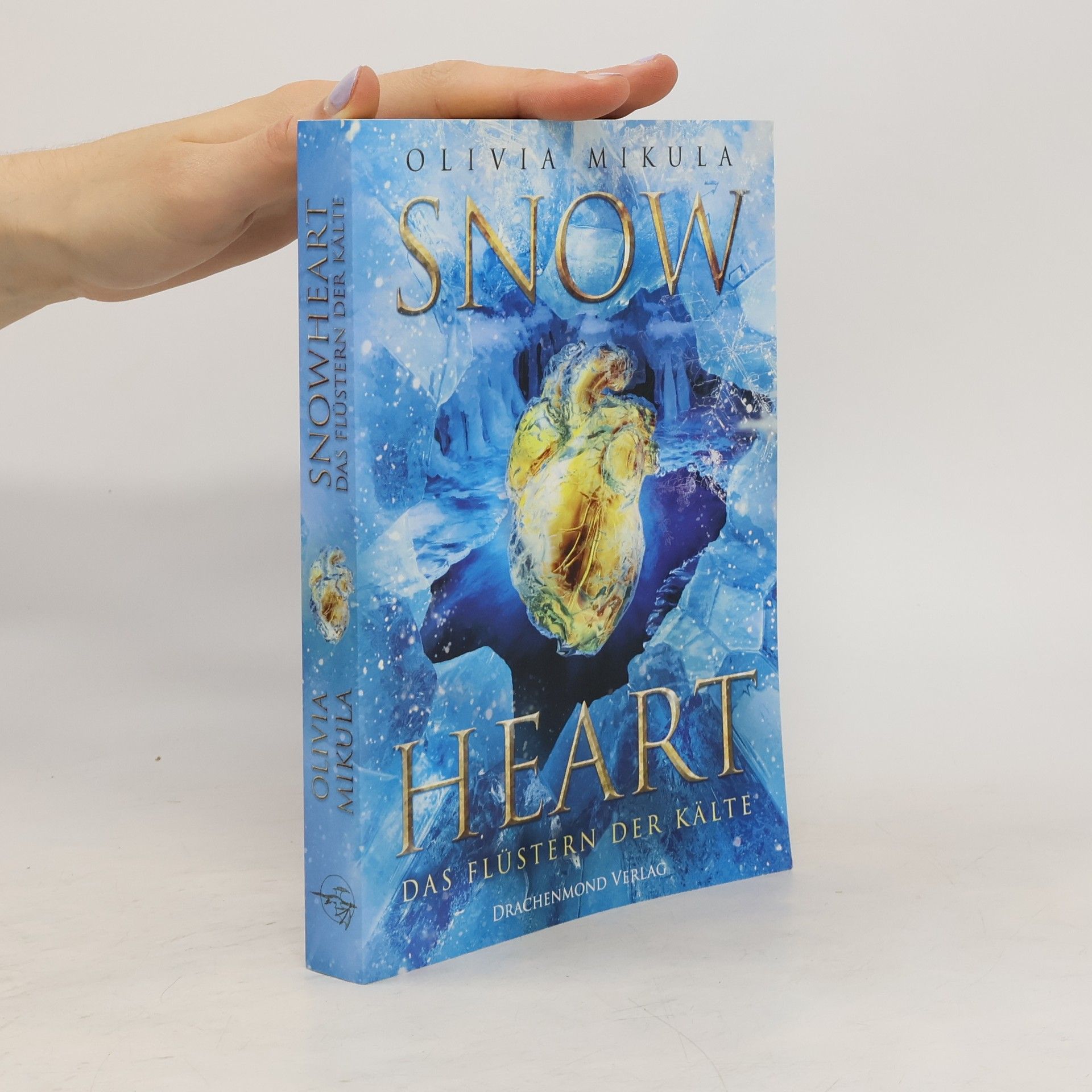 Olivia Mikula Snow heart