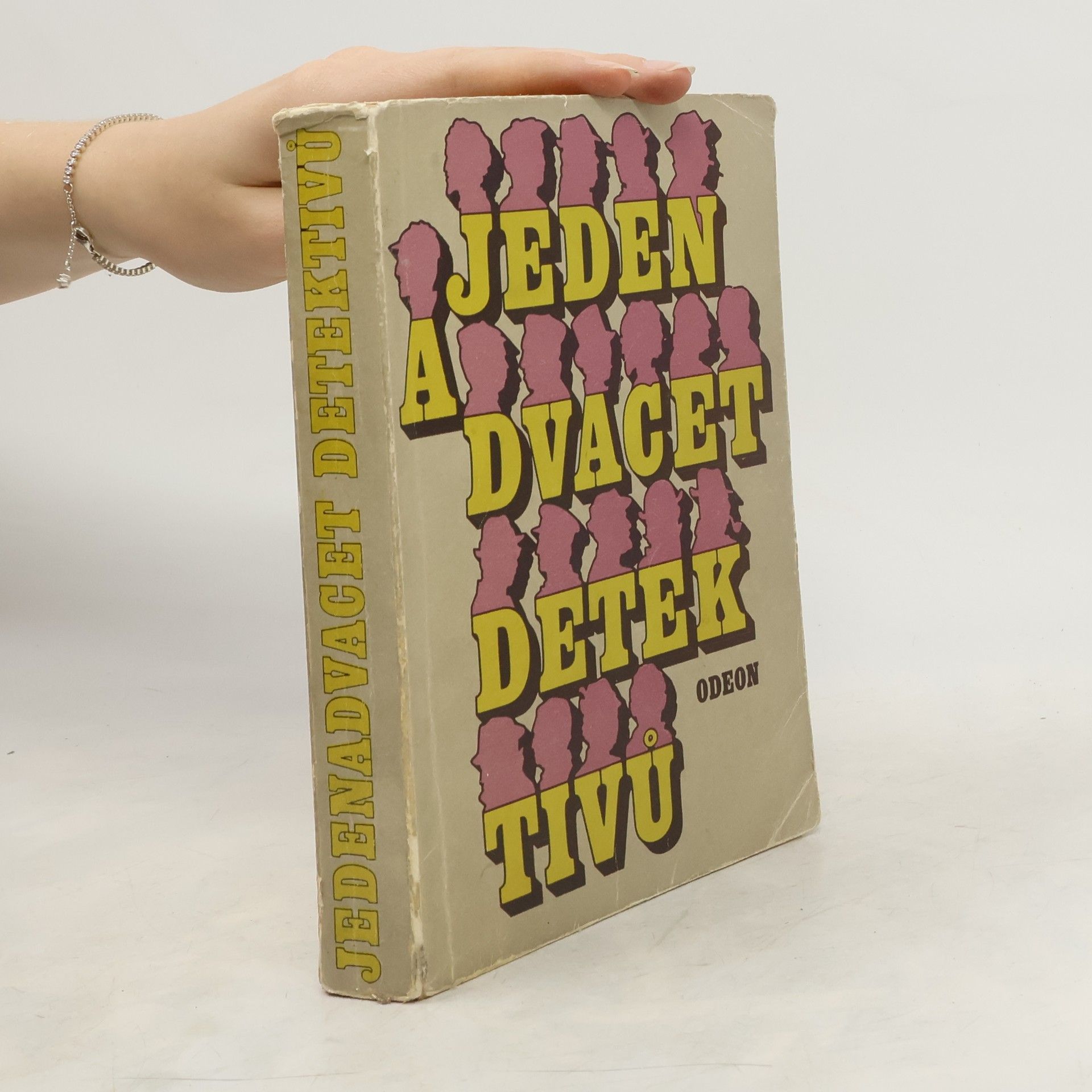 Eva Outratová Jeden a dvacet detektivů
