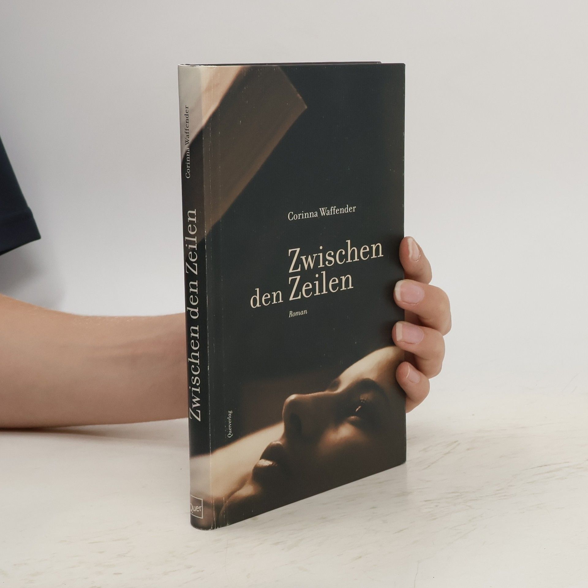 Corinna Waffender Zwischen den Zeilen