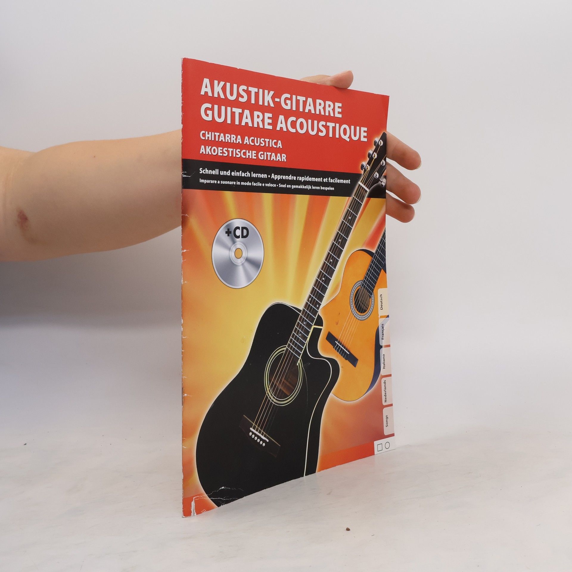 kolektiv Akustik-gitarre. Guitare acoustique