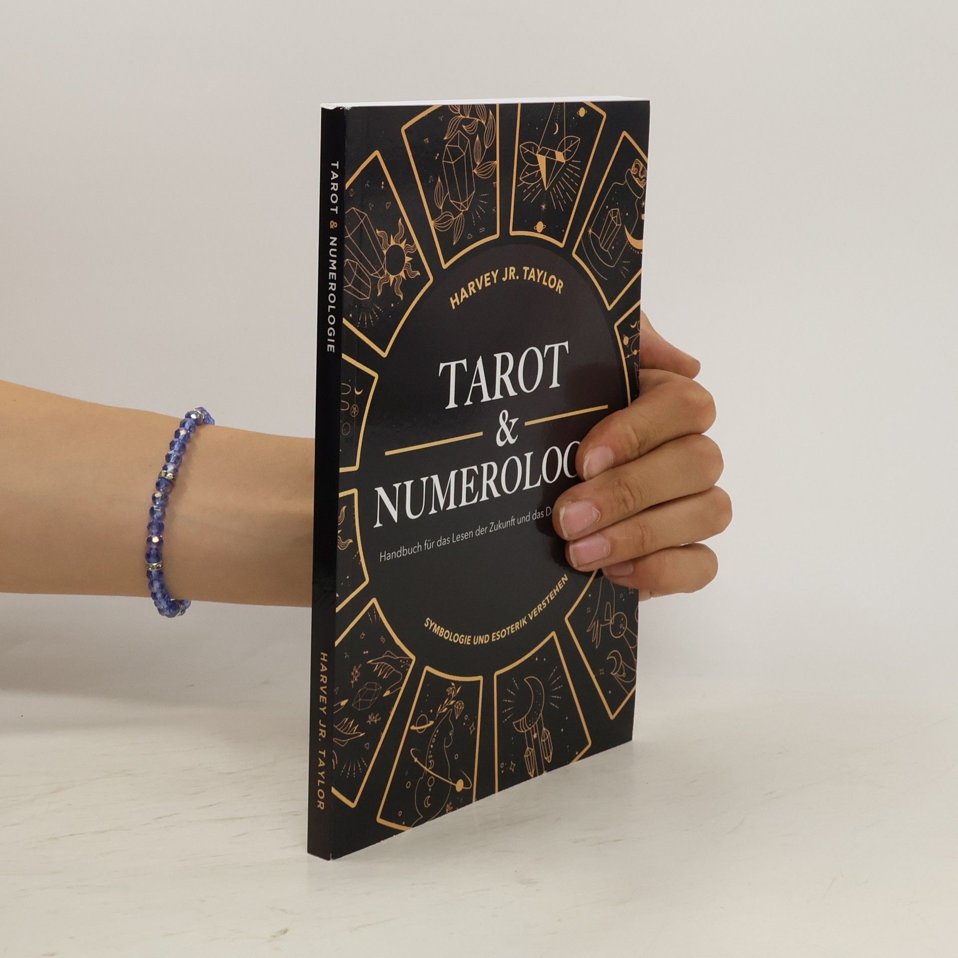 Harvey Jr. Taylor Tarot & numerologie