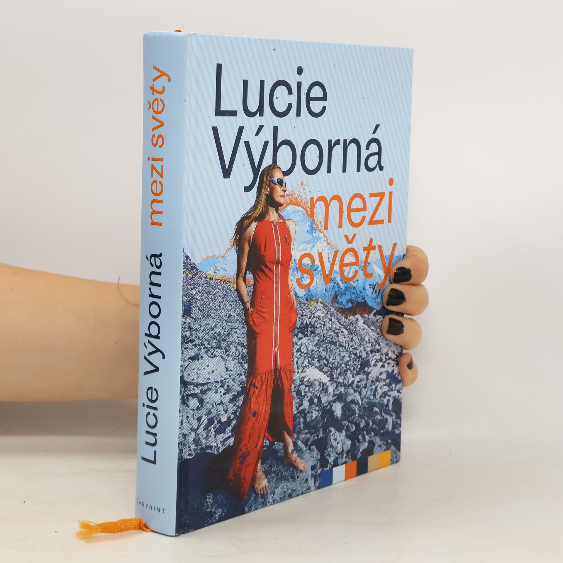 Lucie Výborná Mezi světy