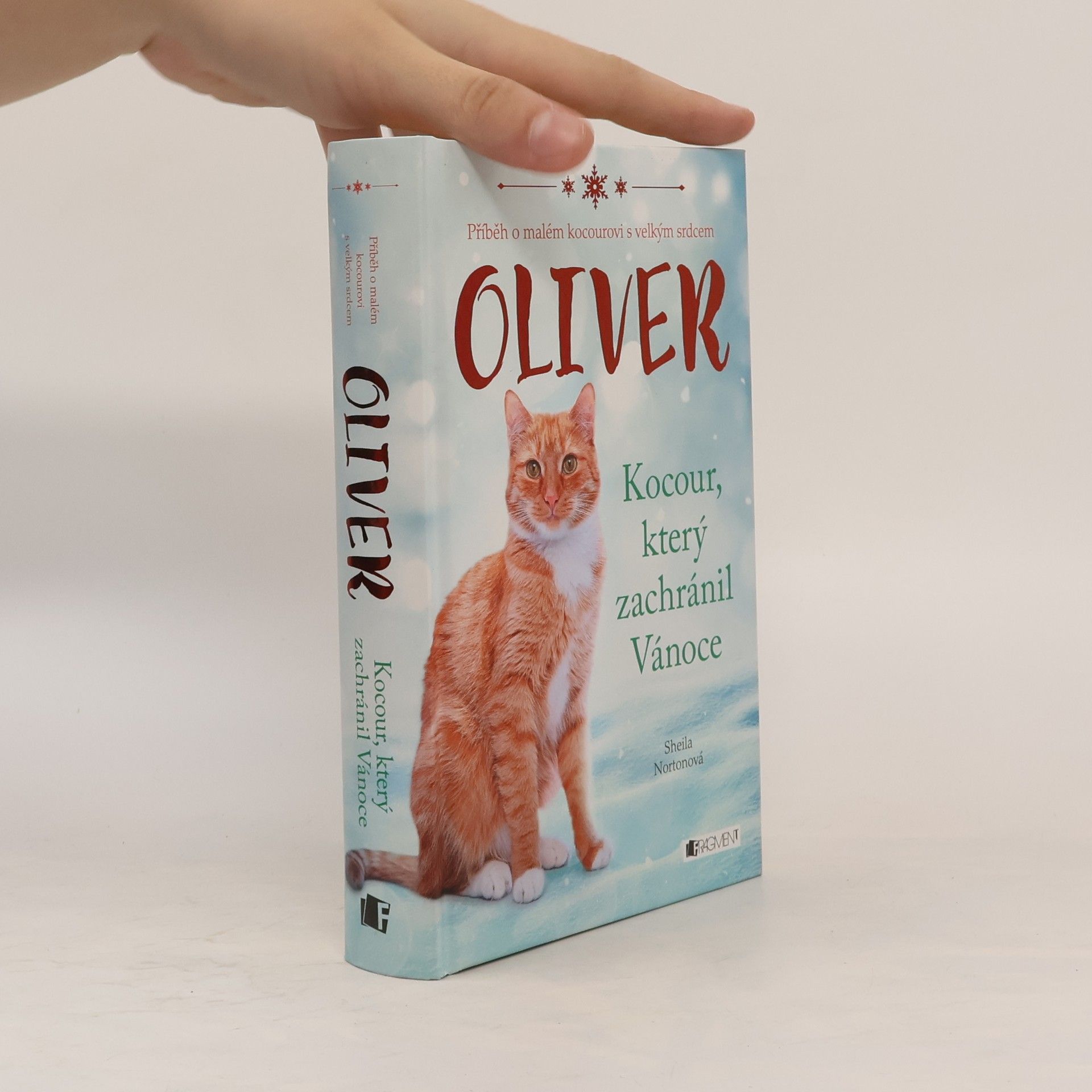 Oliver. Kocour, který zachránil Vánoce