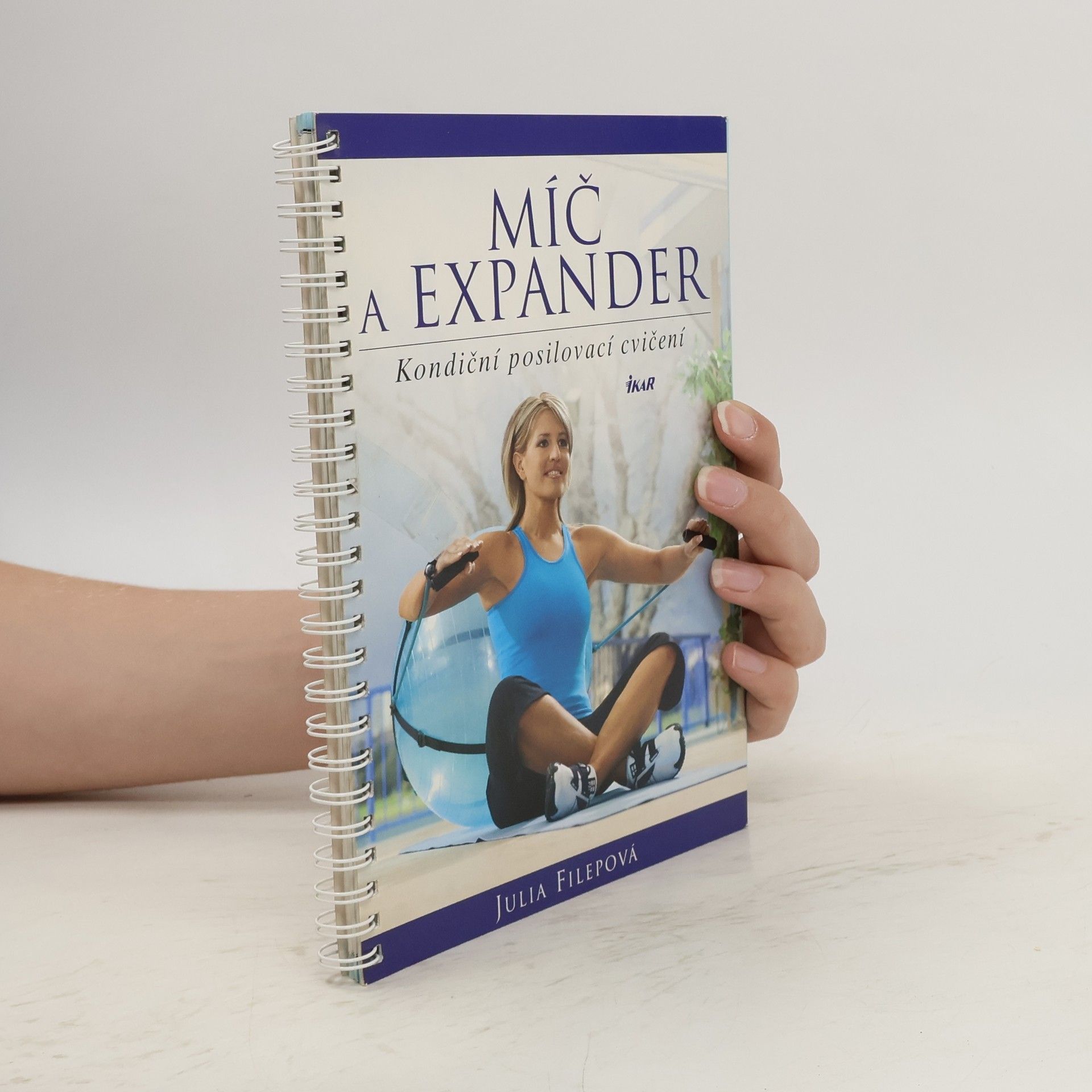 Julia Filepová Míč a expander