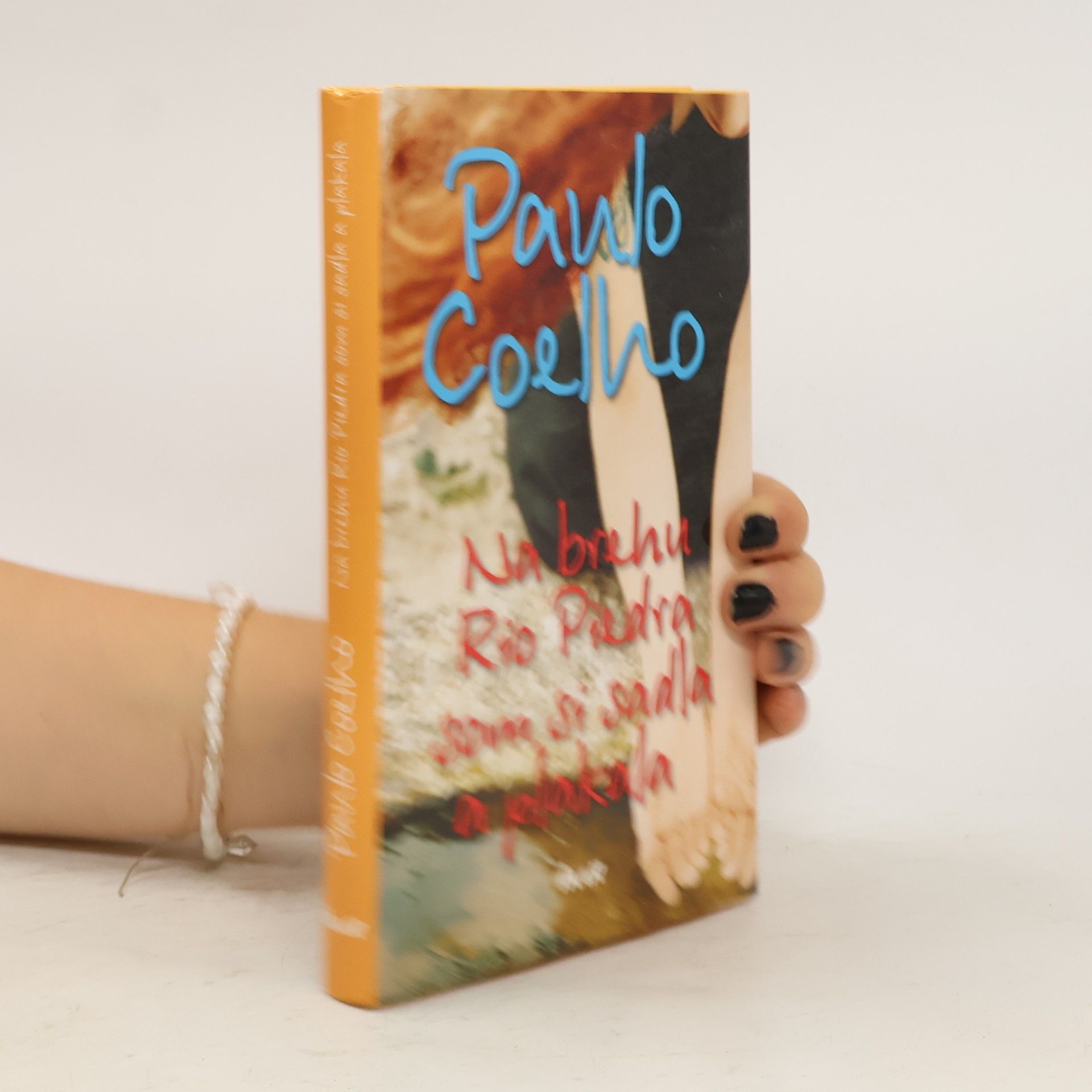 Paulo Coelho Na brehu Rio Piedra som si sadla a plakala