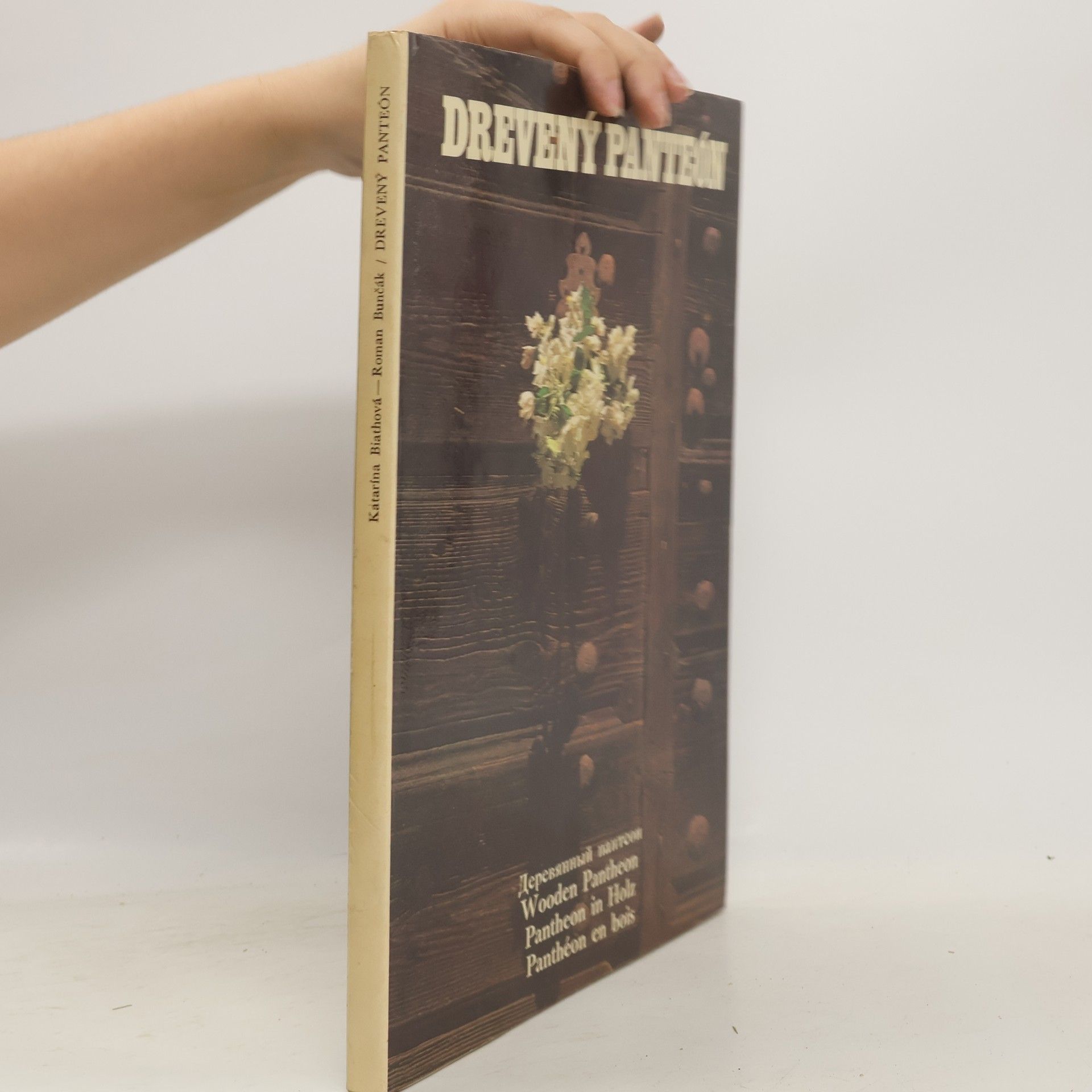 Drevený panteón