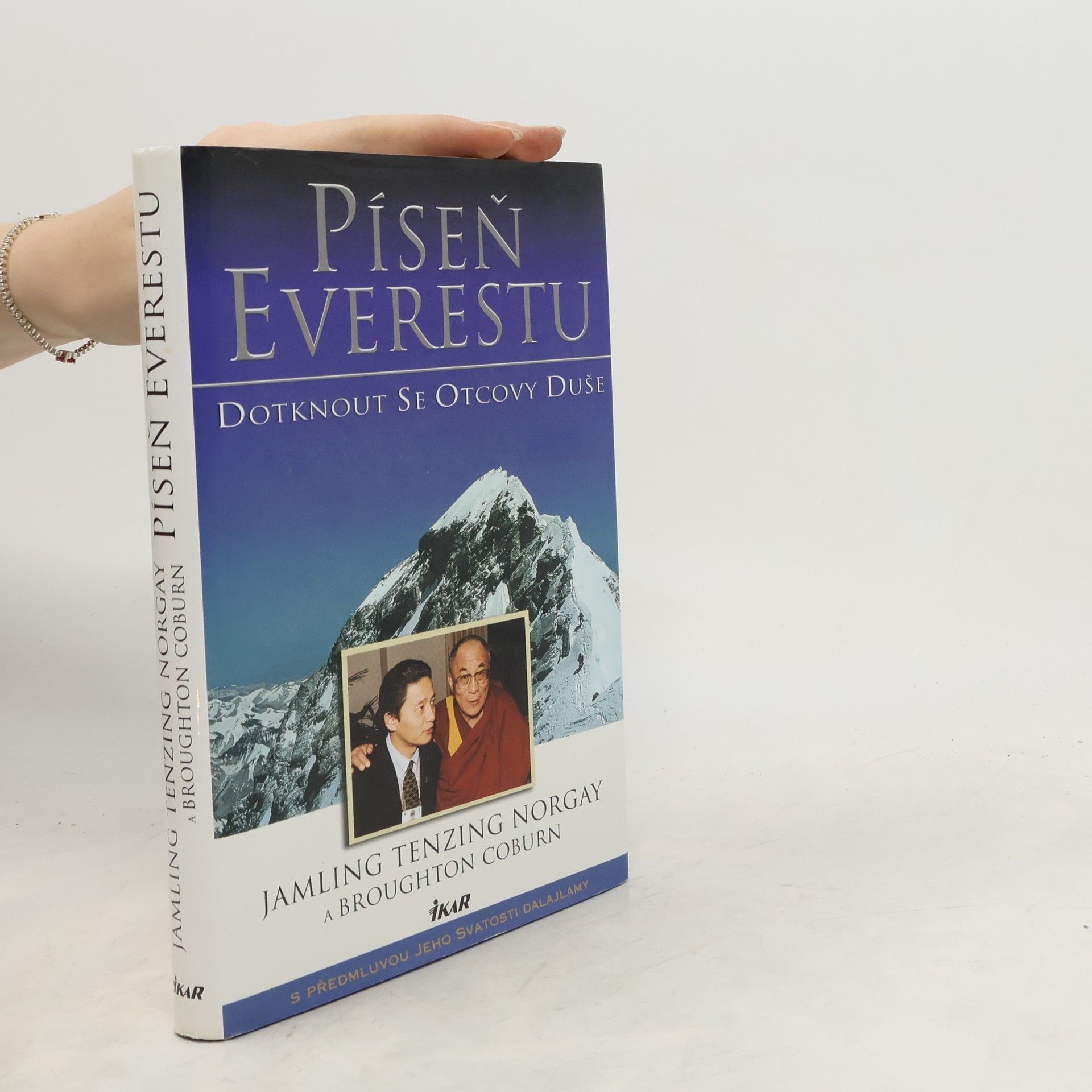 Píseň Everestu. Dotknout se otcovy duše