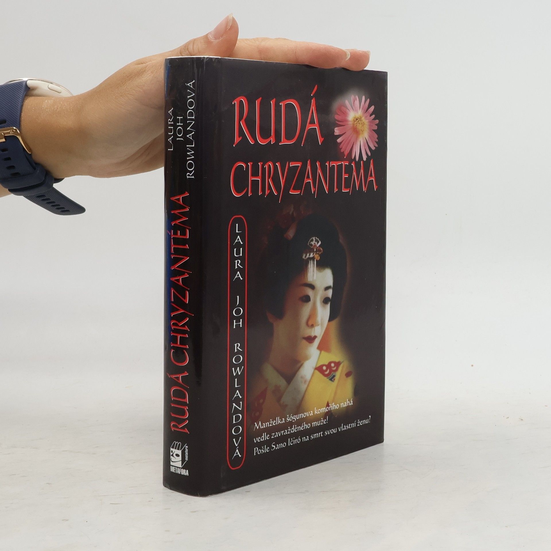 Laura Joh Rowlandová Rudá chryzantéma