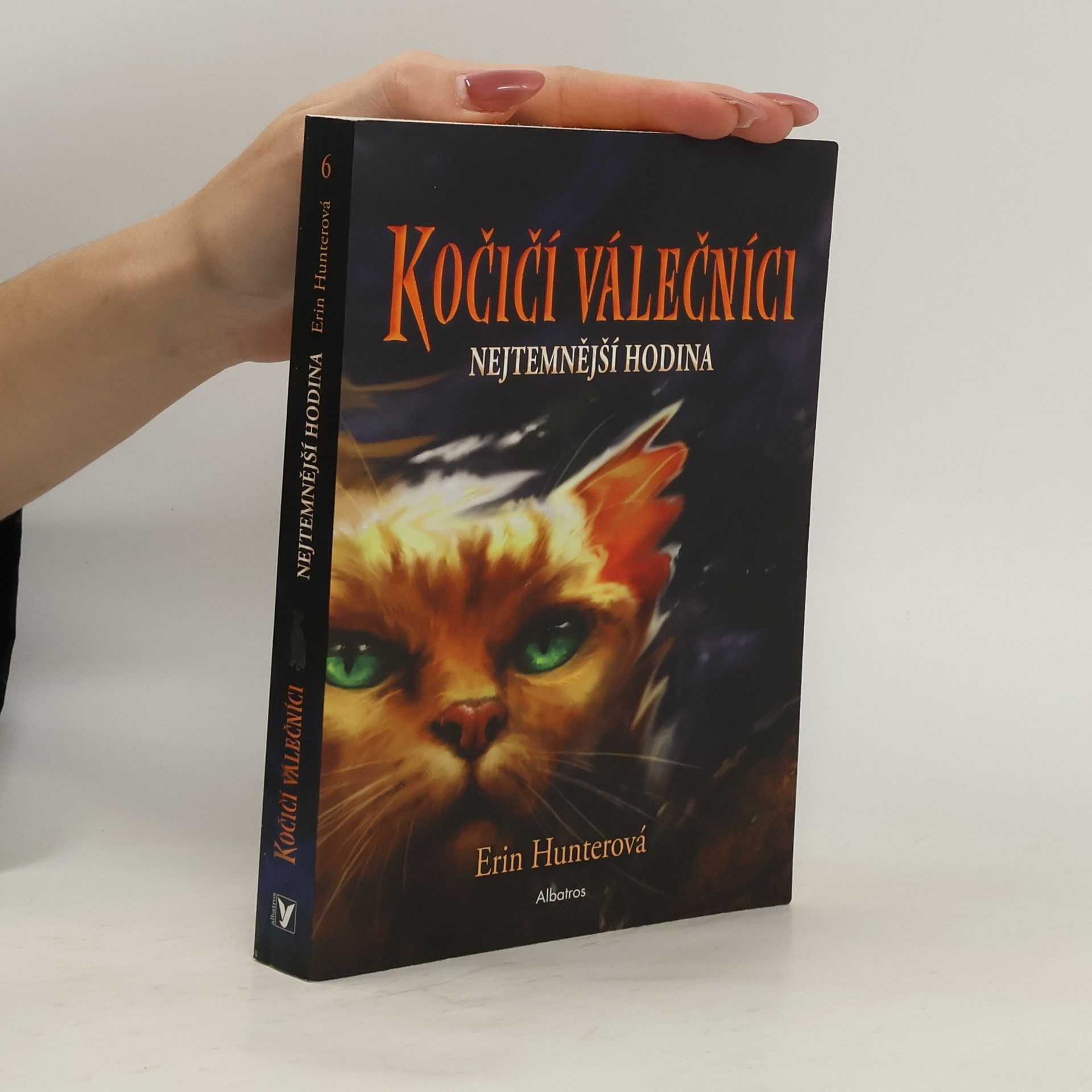 Erin Hunter Nejtemnější hodina