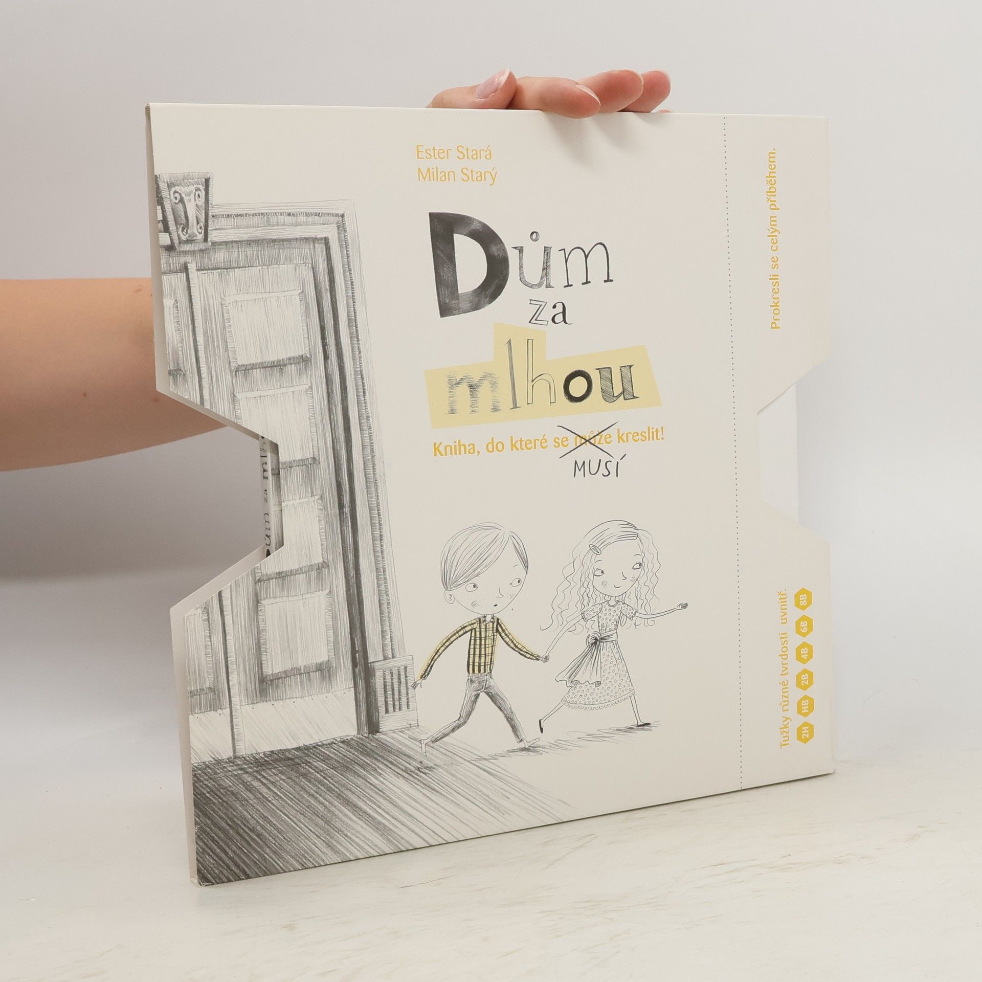 Ester Stará Dům za mlhou : kniha, do které se může - musí kreslit!