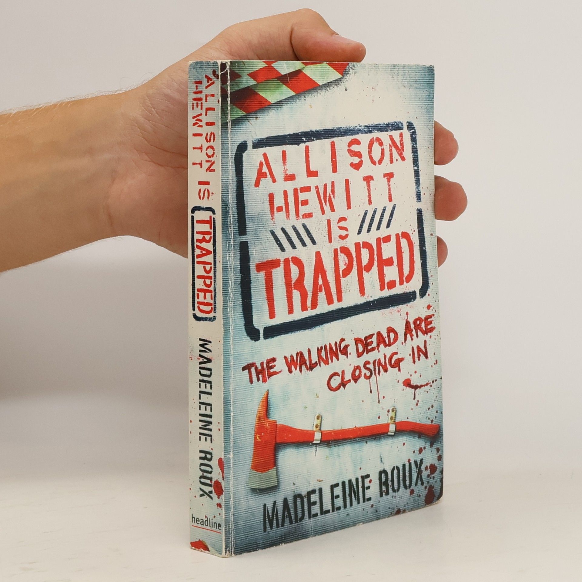 Madeleine Rouxová Allison Hewitt is Trapped