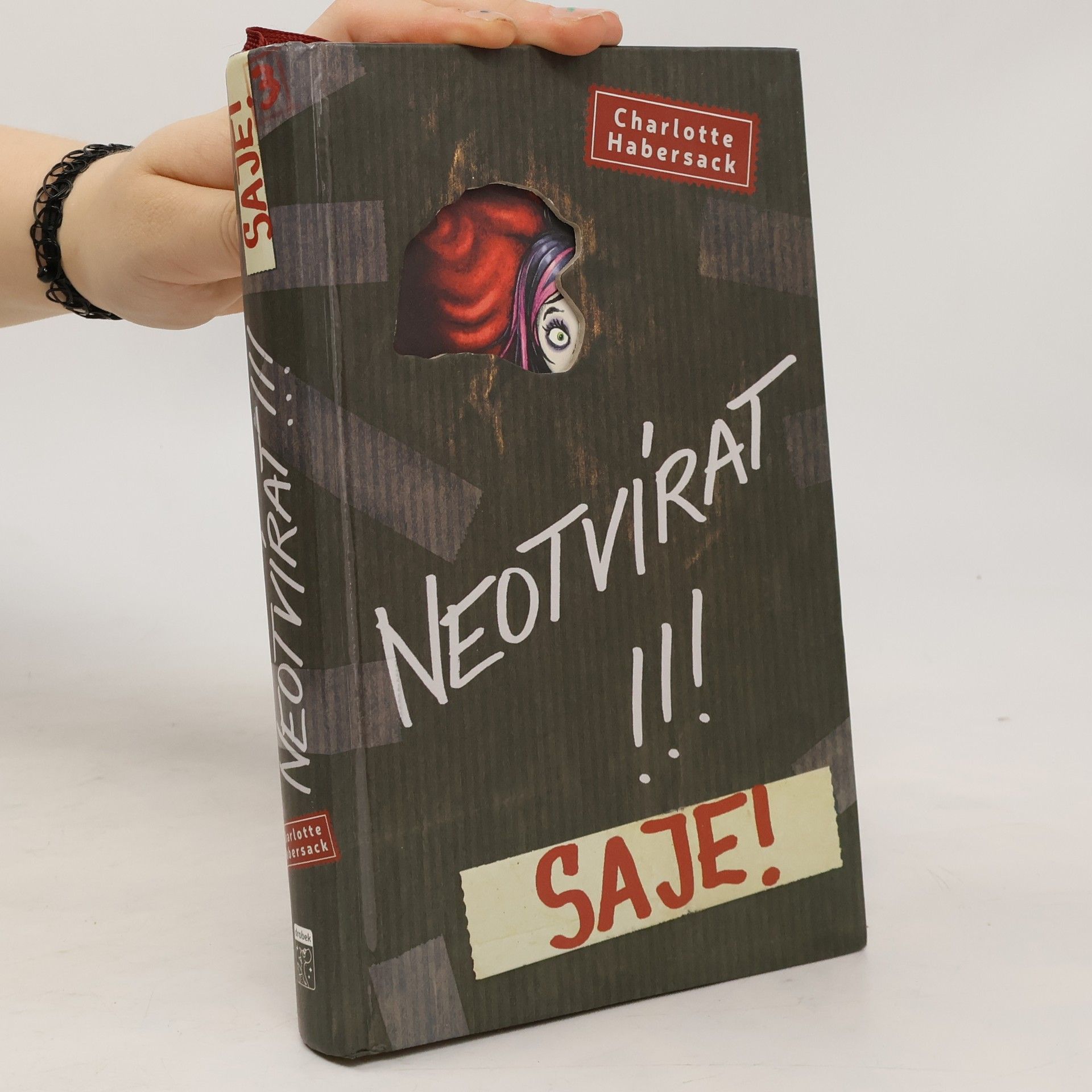 Charlotte Habersack Neotvírat!!!. Saje!