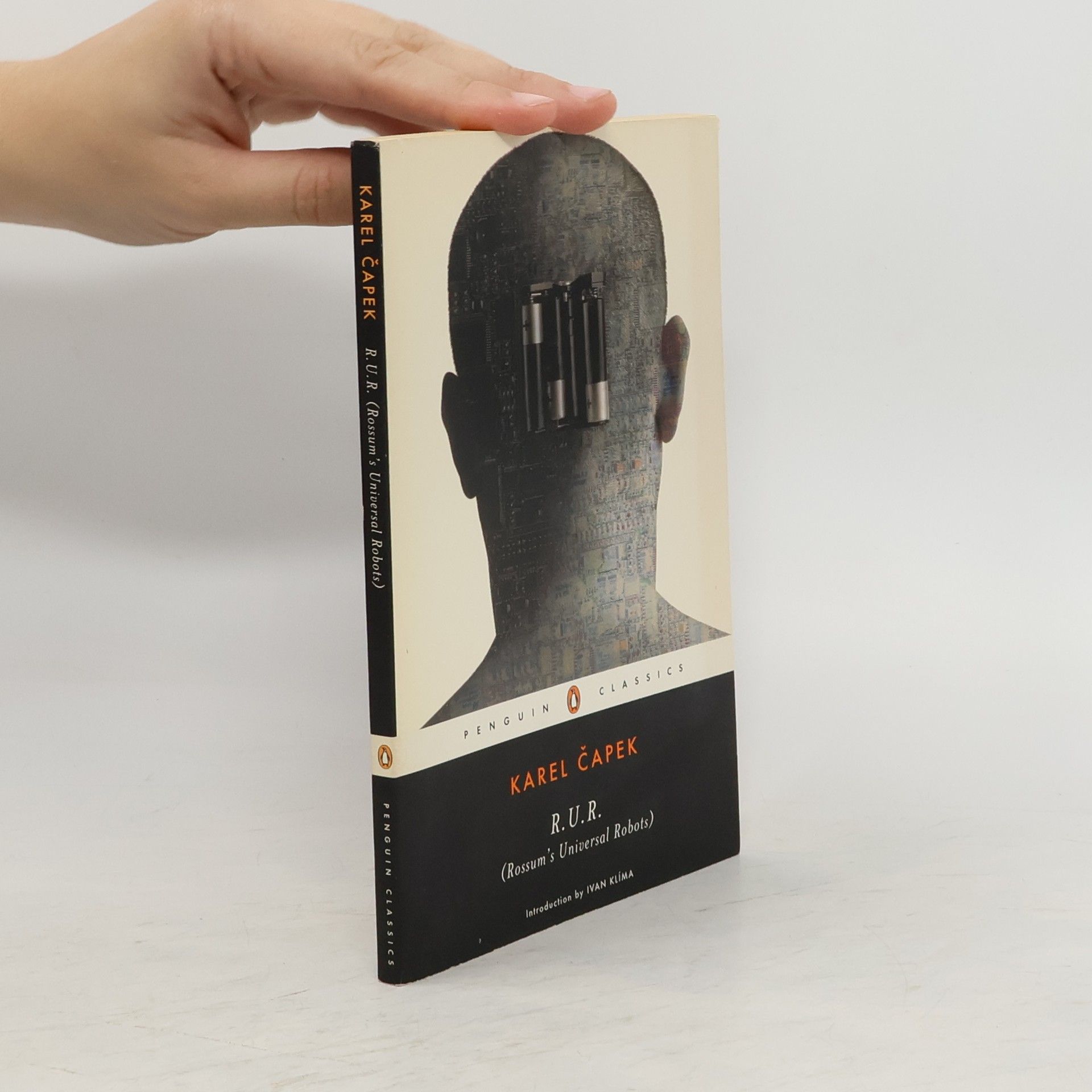 Karel Čapek RUR. Anglicky R.U.R. (Rossum's Universal Robots)