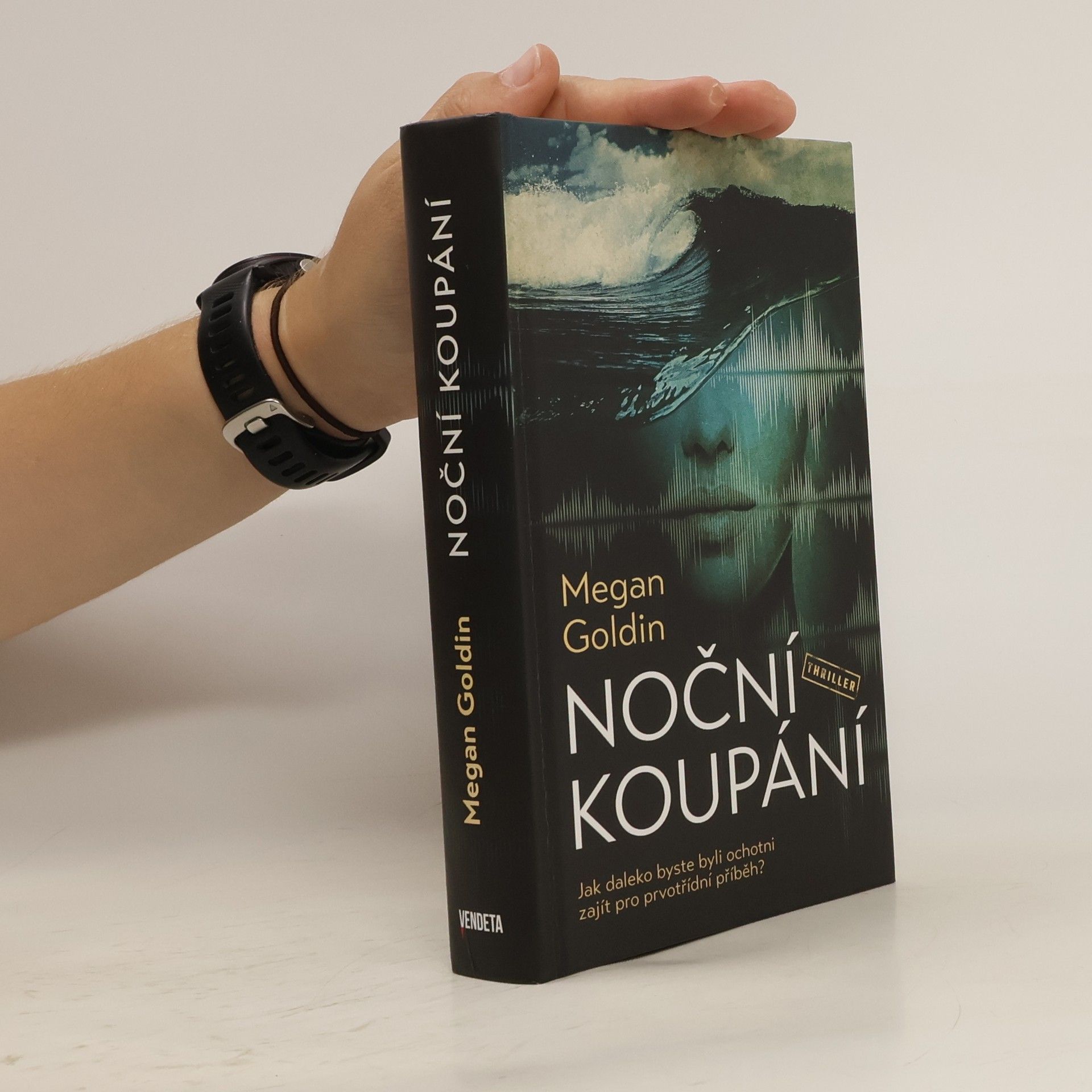 Megan Goldin Noční koupání