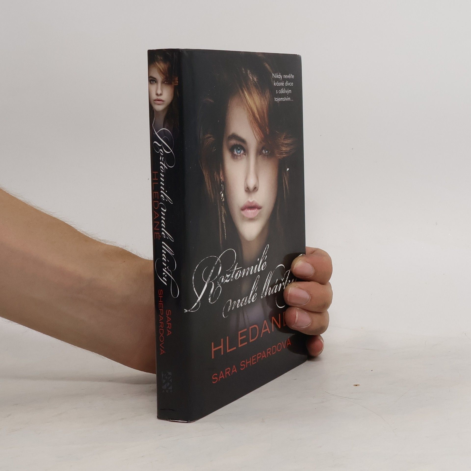 Sara Shepard Roztomilé malé lhářky: Hledané