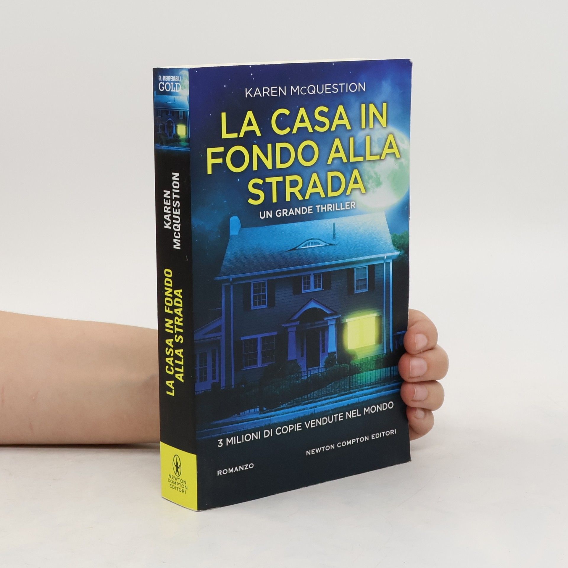 Karen McQuestion La saca in fondo alla strada