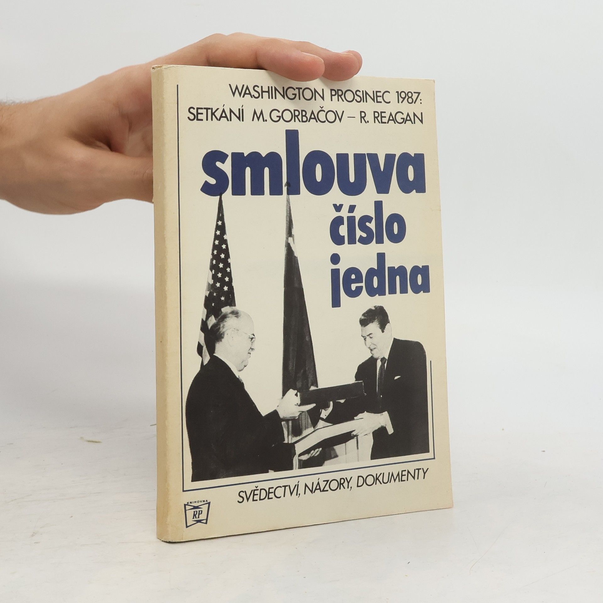 AA.VV. Smlouva číslo jedna