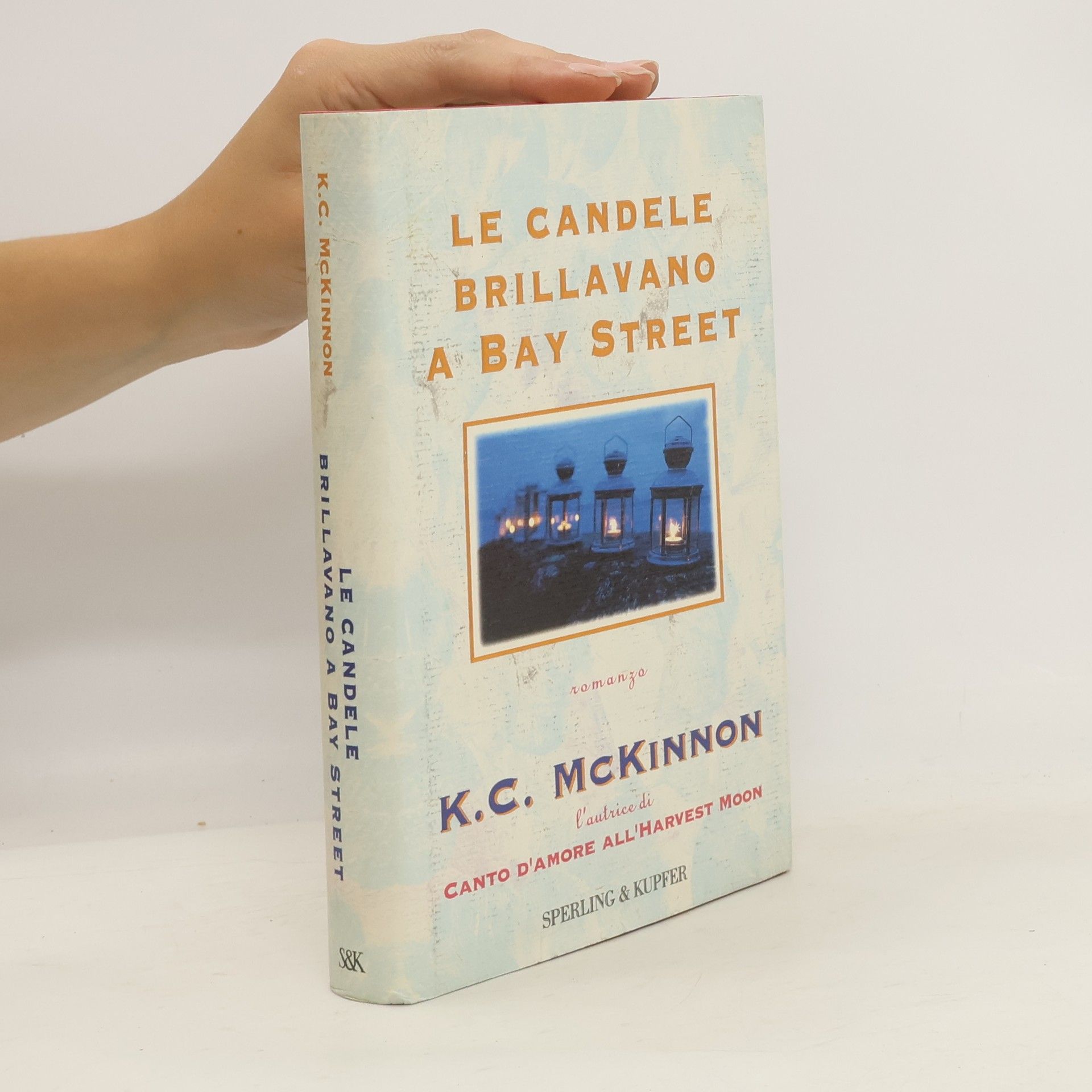 K.C. McKinnon Le candele brillano a Bay Street