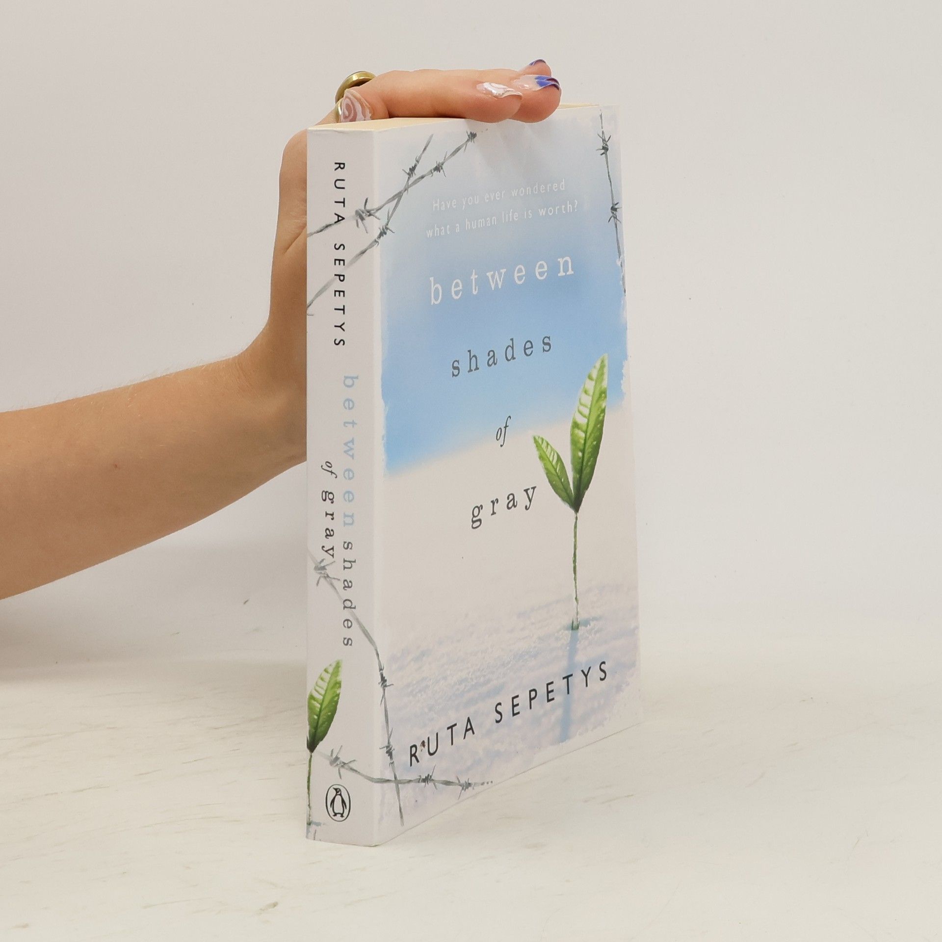 Ruta Sepetys Between shades of gray