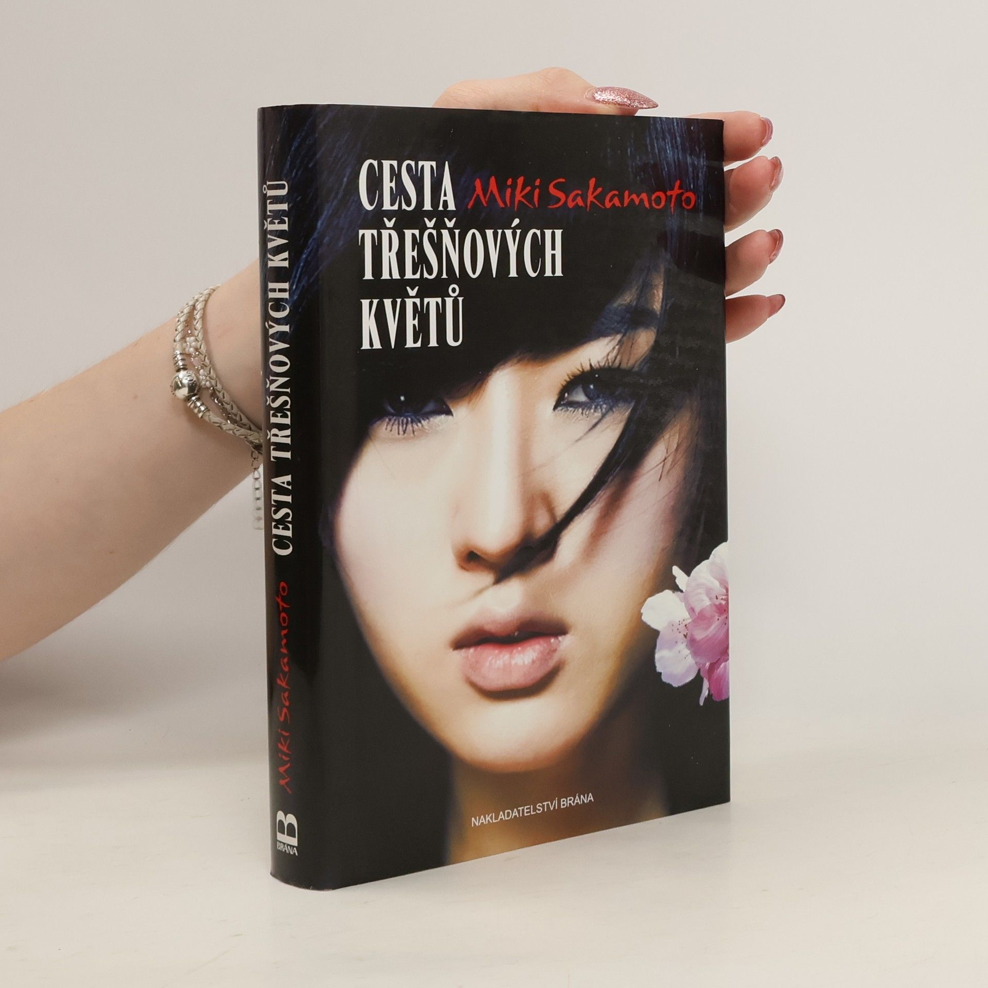 Miki Sakamoto Cesta třešňových květů: příběh Nao z rodu samurajů