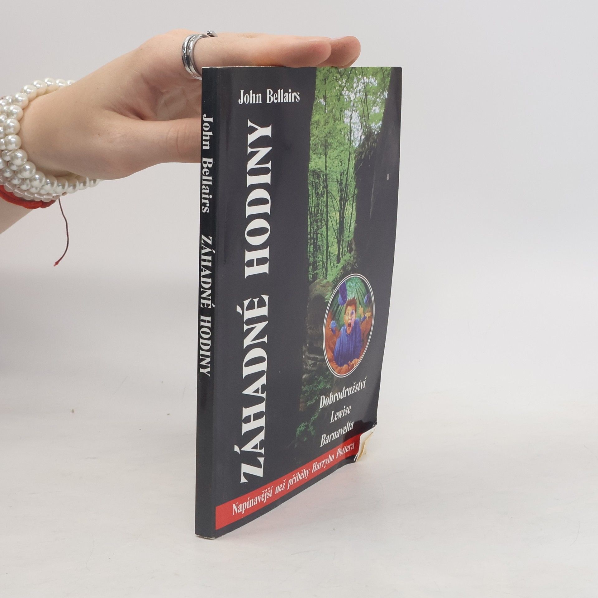 John Bellairs Záhadné hodiny: Dobrodružství Lewise Barnavelta