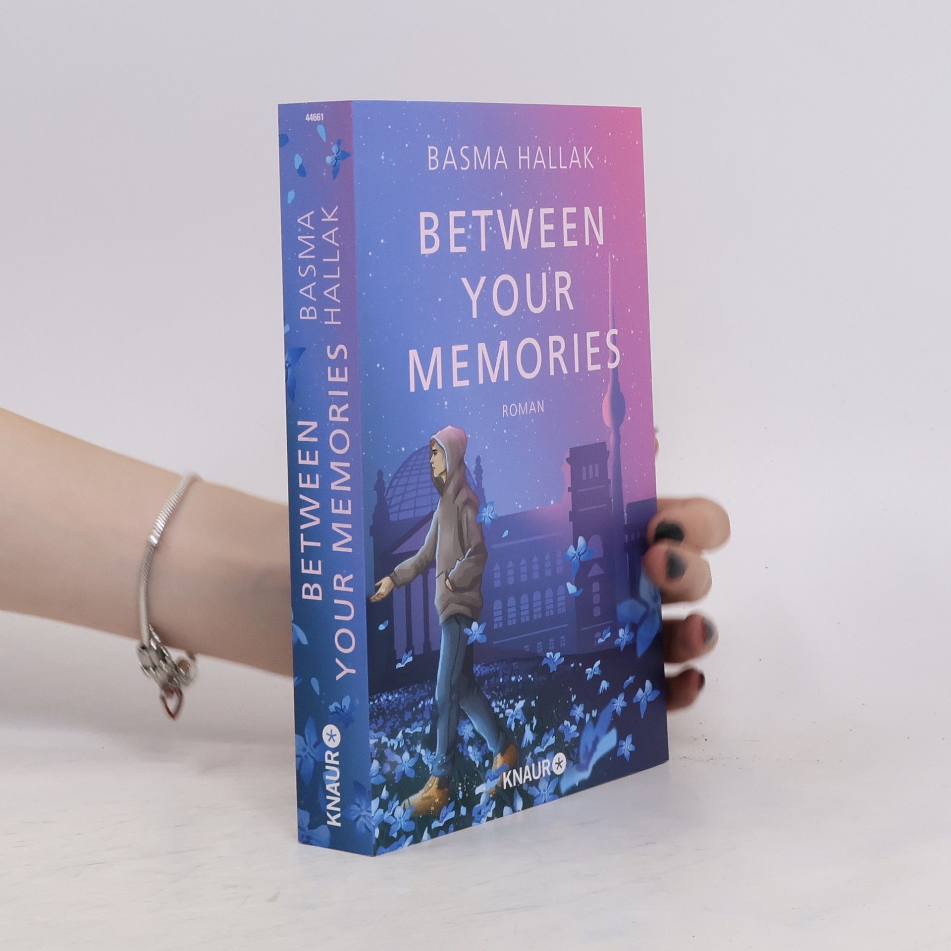 Basma Hallak Between Your Memories / Kalima und Nói Bd.2