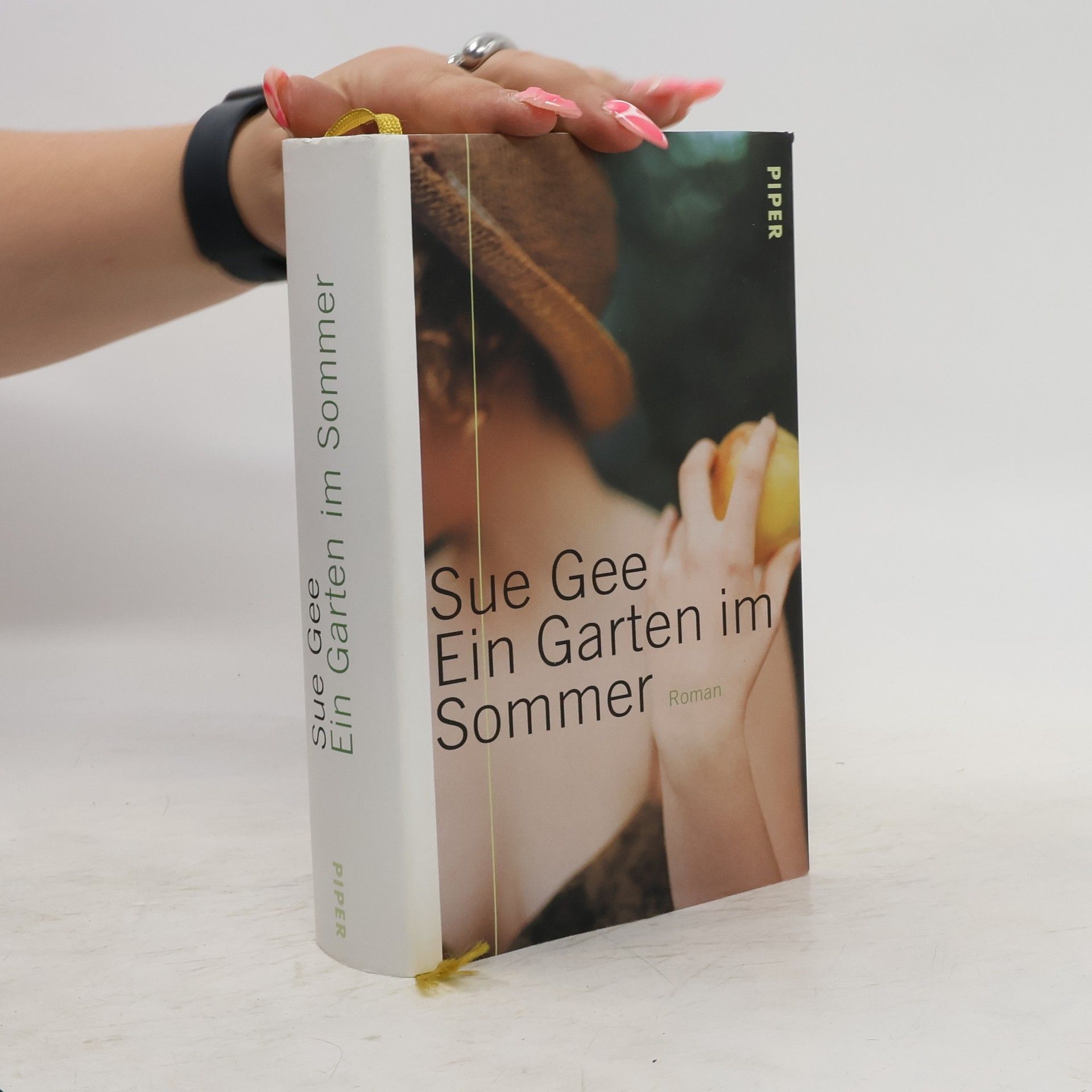 Sue Gee Ein Garten im Sommer