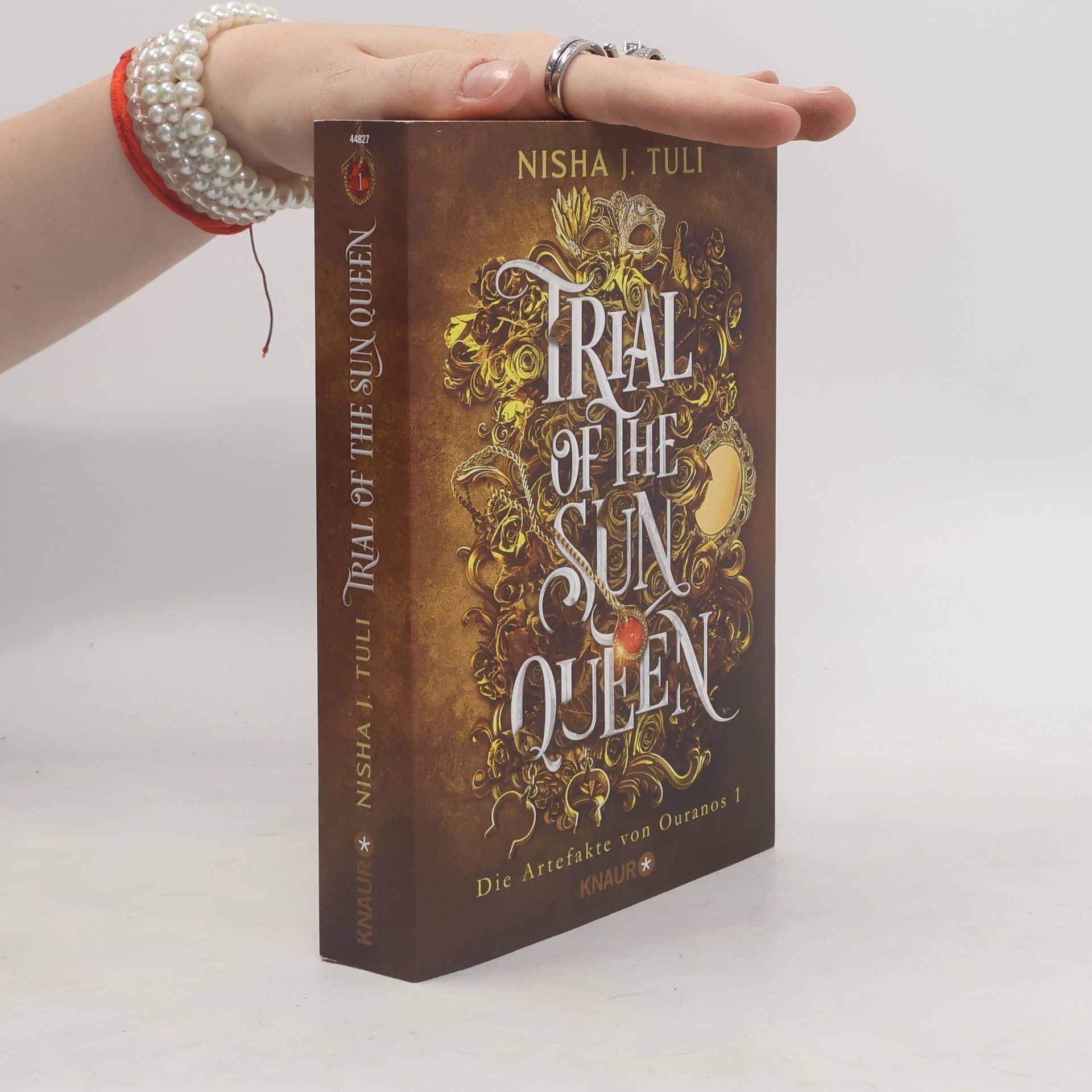 Tuli Nisha J. Trial of the Sun Queen
