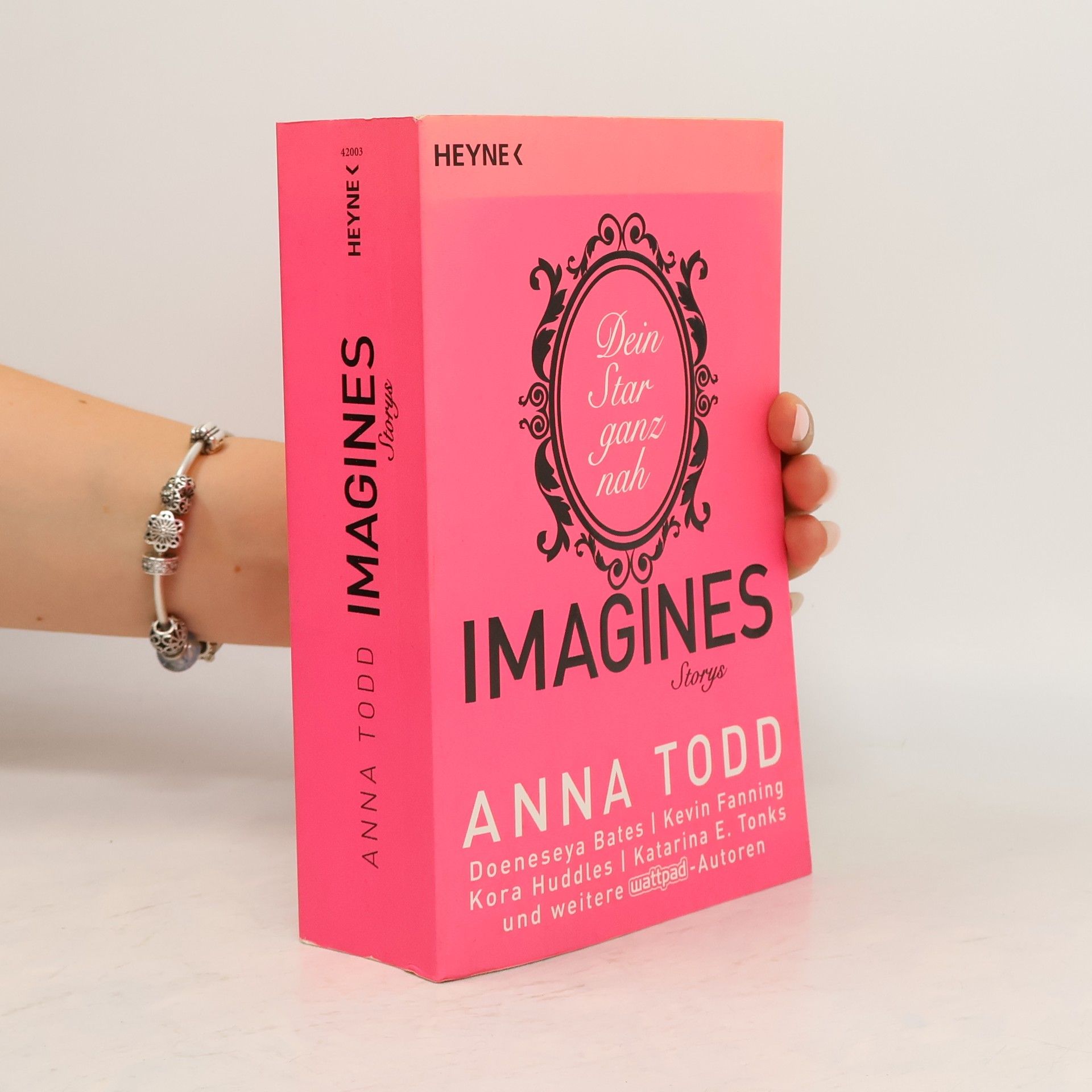 Anna Todd Imagines