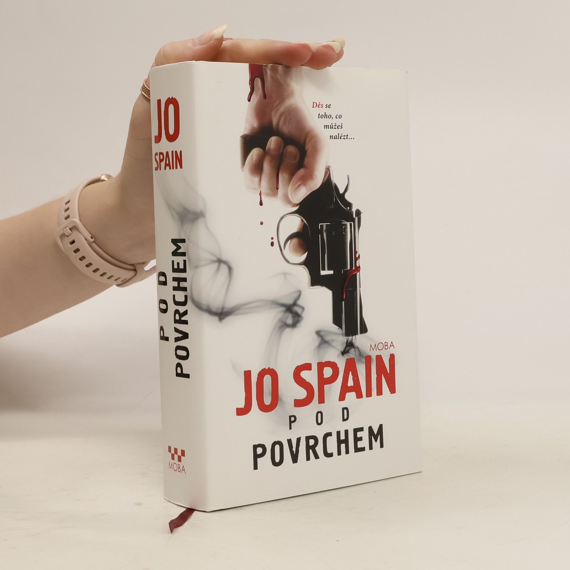 Jo Spain Pod povrchem