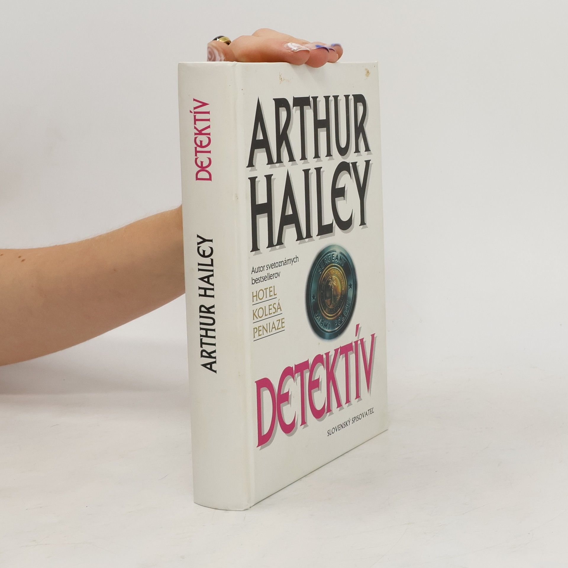 Arthur Hailey Detektív