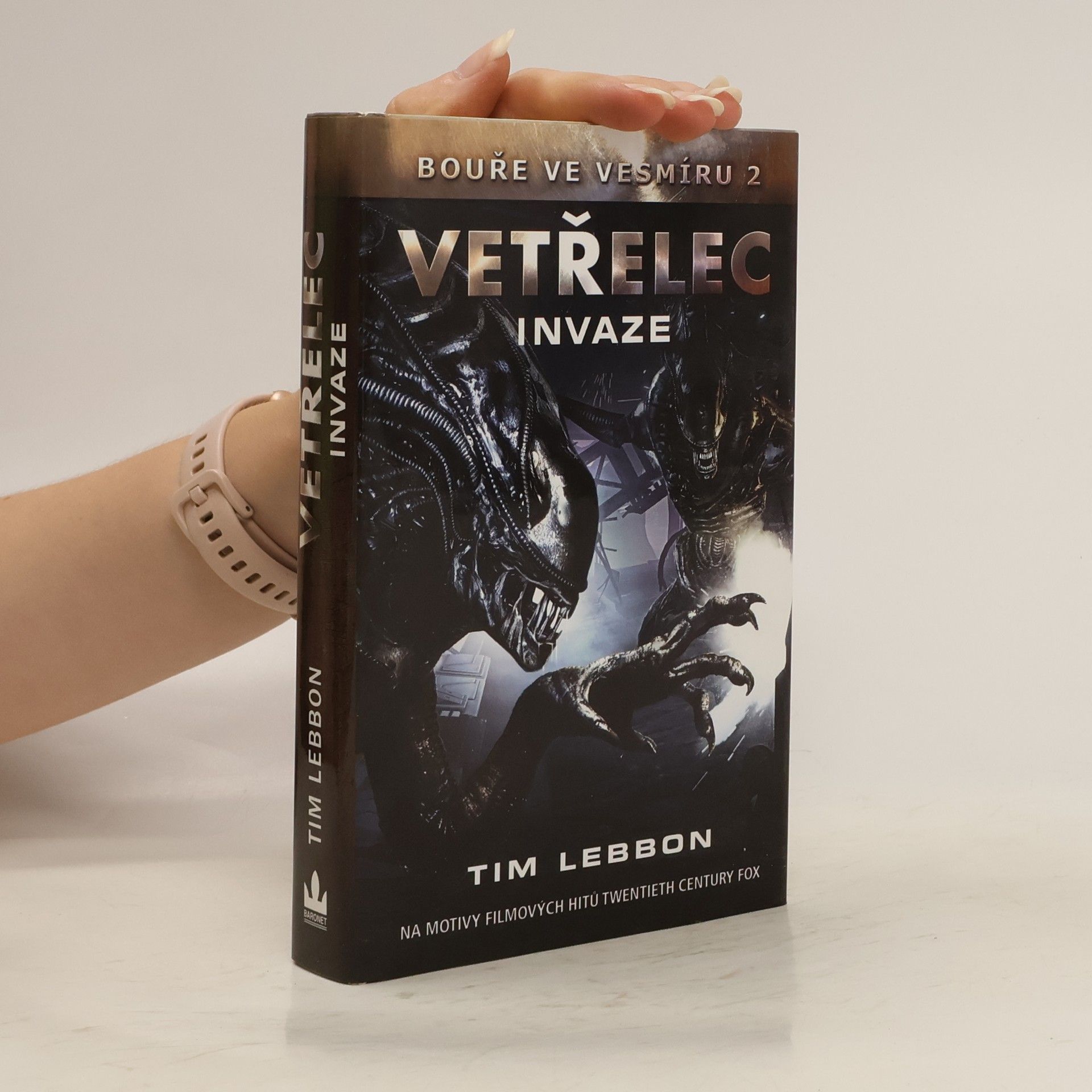 Tim Lebbon Bouře ve vesmíru 2, Vetřelec - Invaze