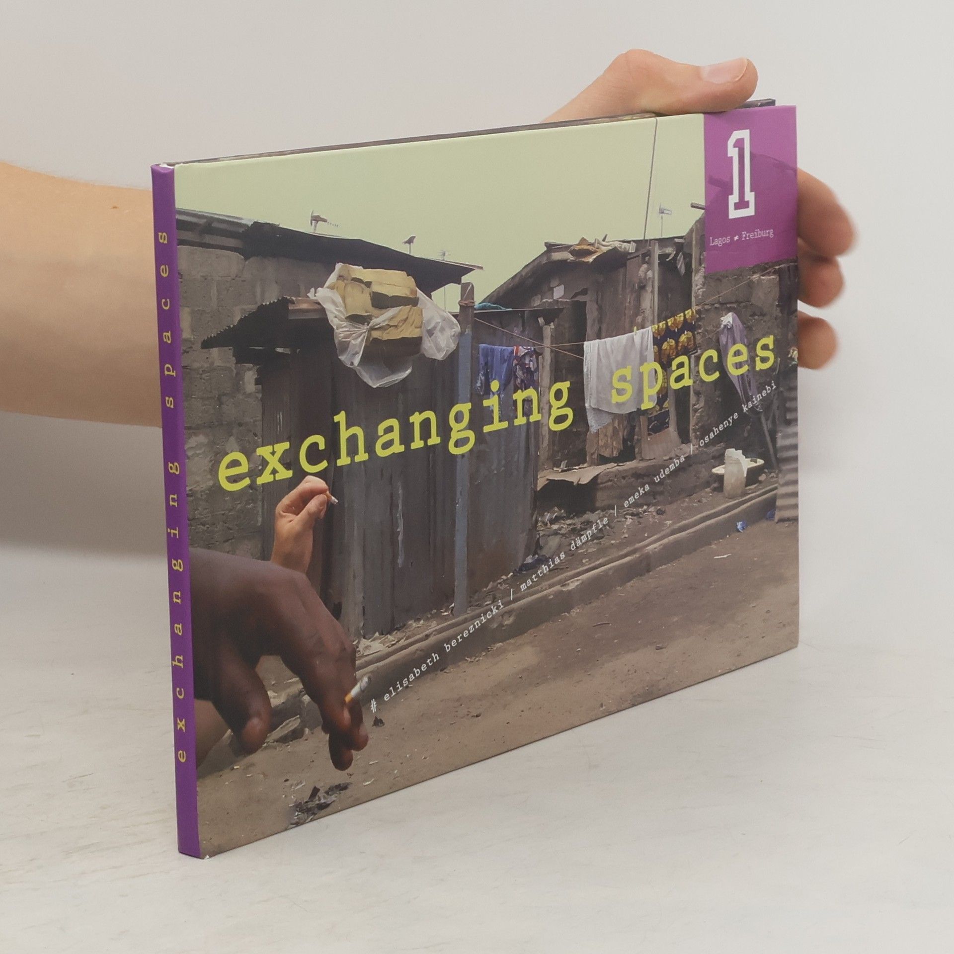 Collectif d'auteurs exchanging spaces 1
