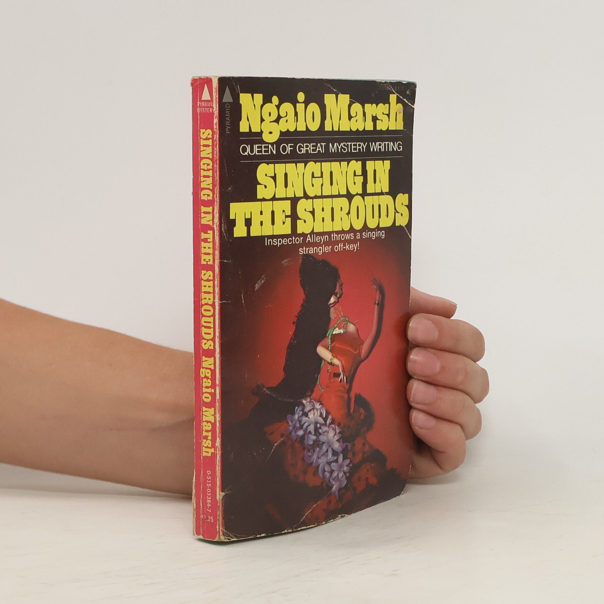 Ngaio Marsh Singing in the Shrouds