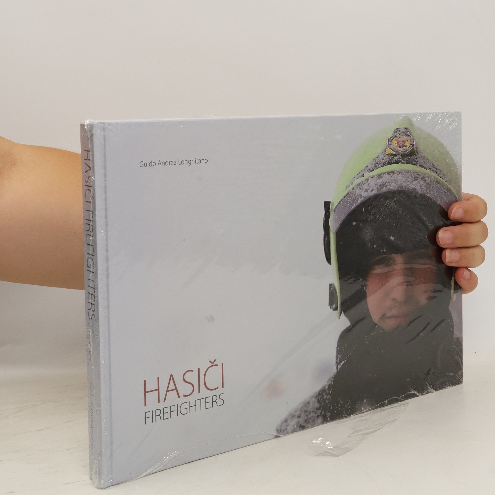 Guido Andrea Longhitano Hasiči = Firefighters