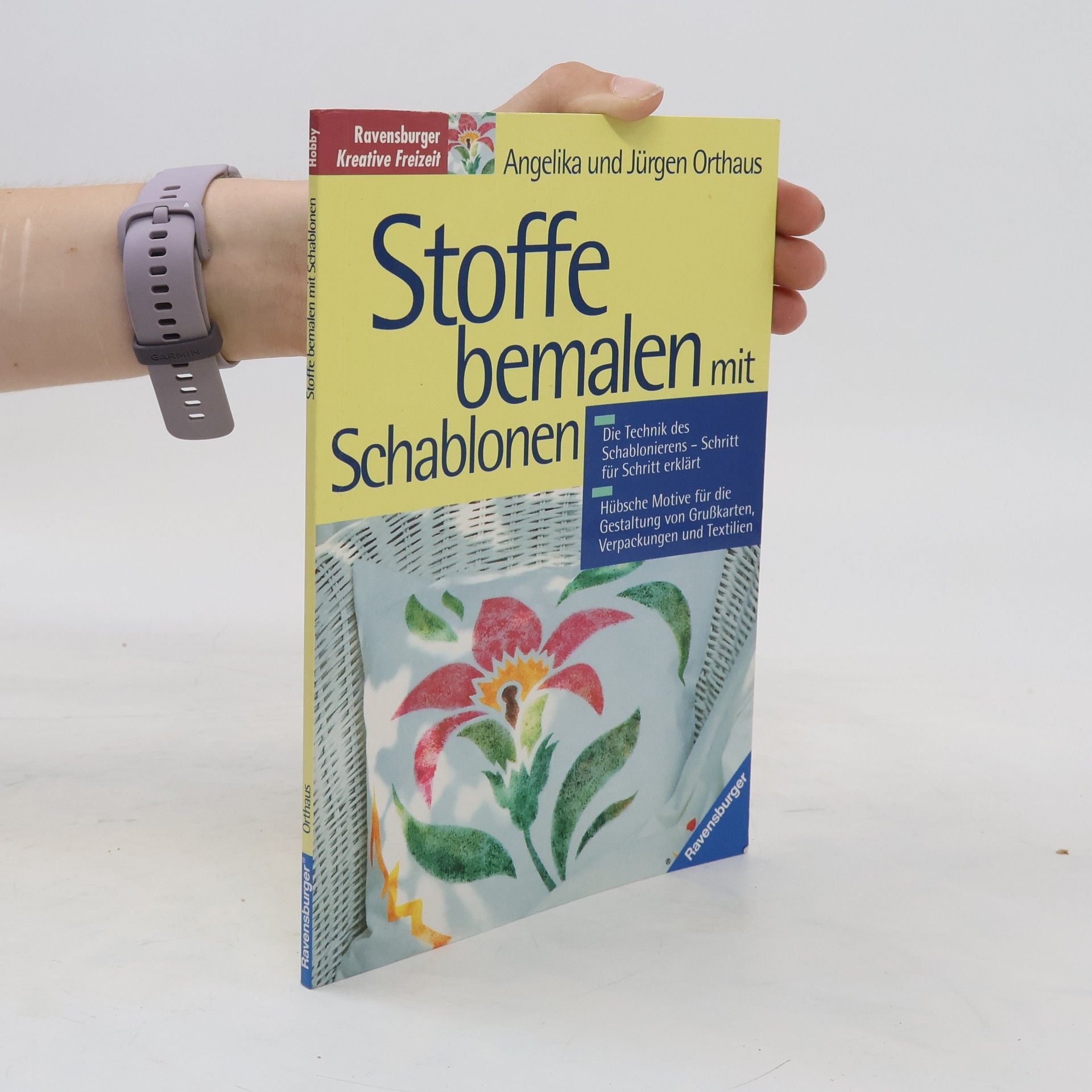 Angelika Orthaus Stoffe bemalen mit Schablonen.